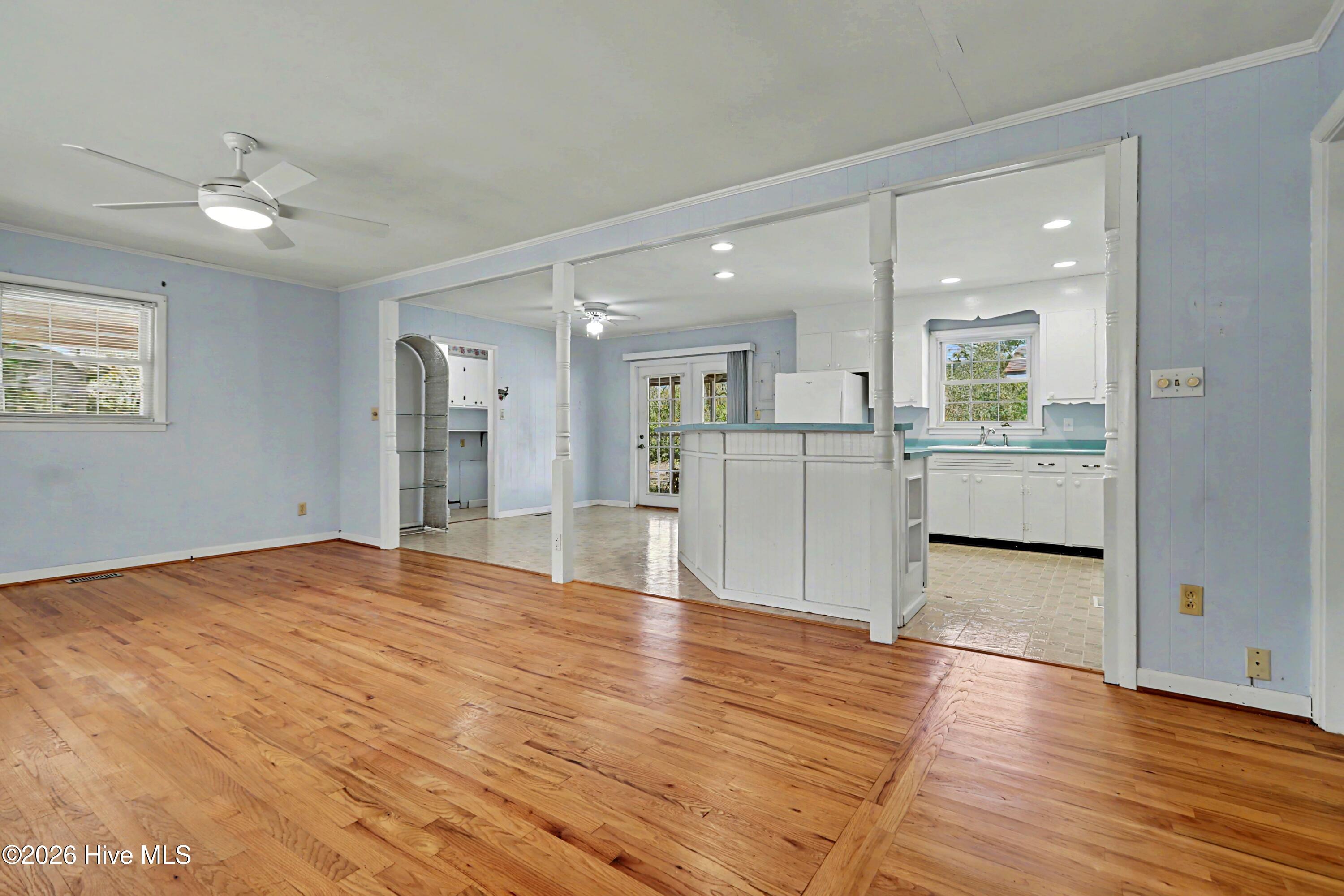 100561205 | Photo 13