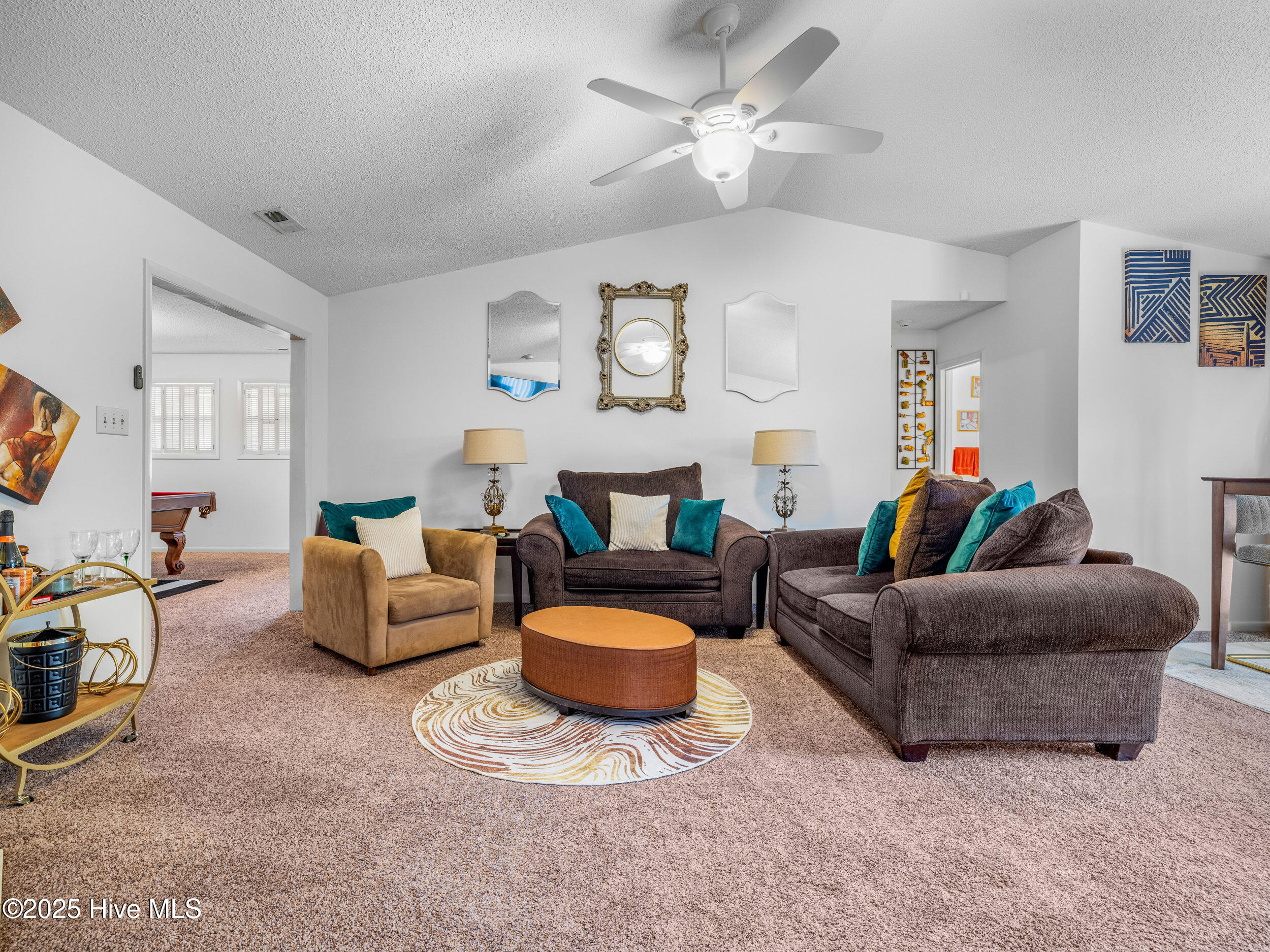 100538354 | Photo 11