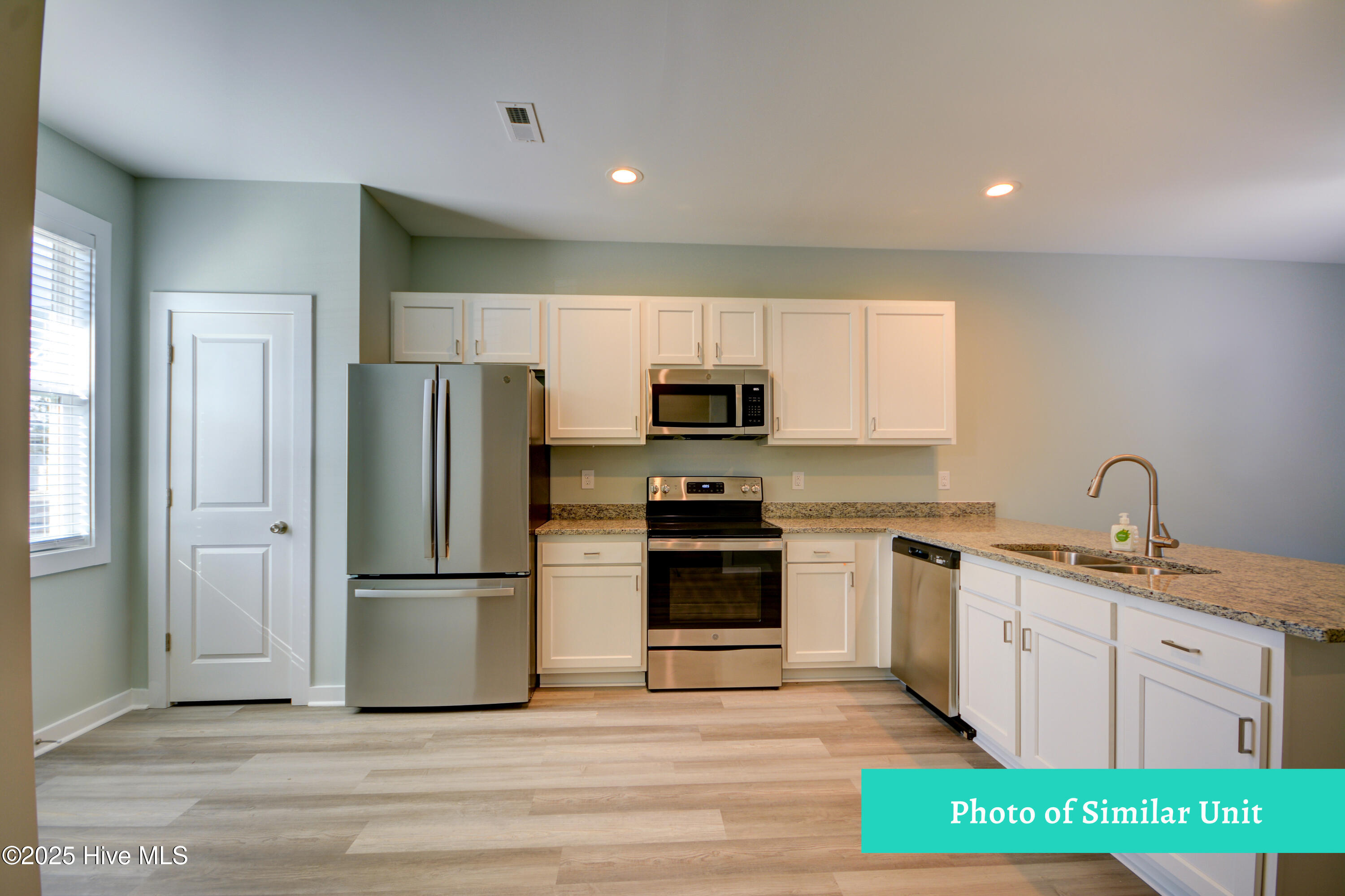 303 Starfish Lane, Sneads Ferry, NC 28460 – photo 6: Kitchen