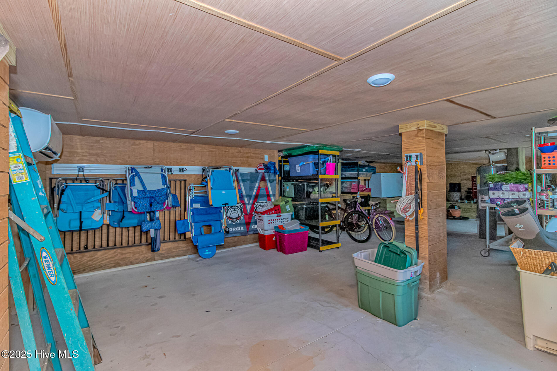 100526104 | Photo 32