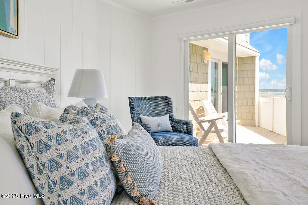 100508979 | Photo 63