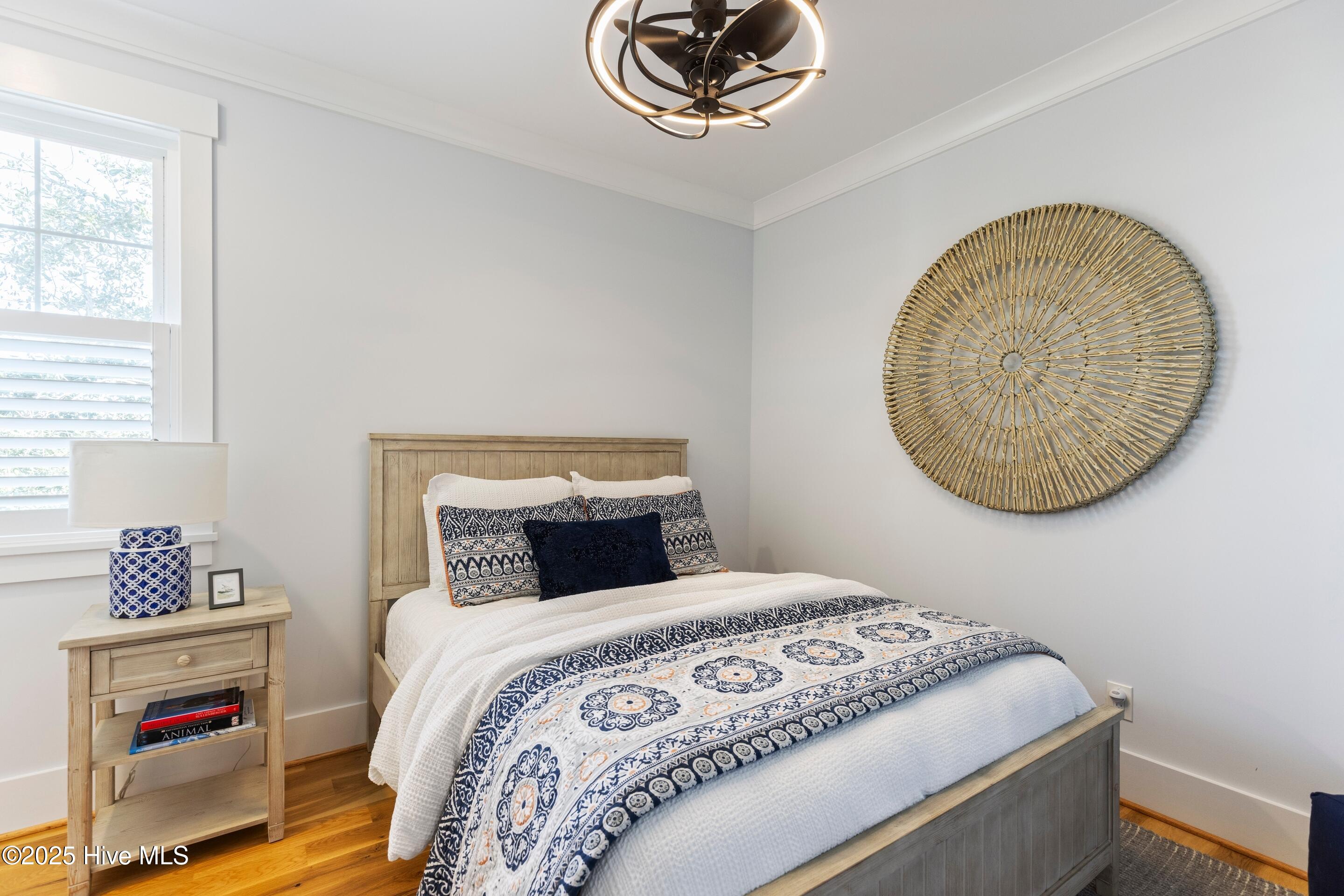 100540413 | Photo 32