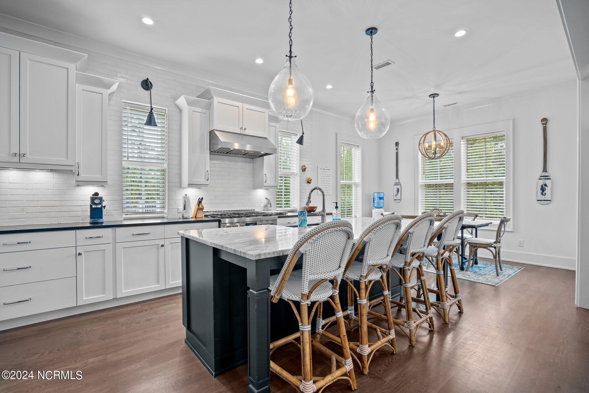 100556324 | Photo 10