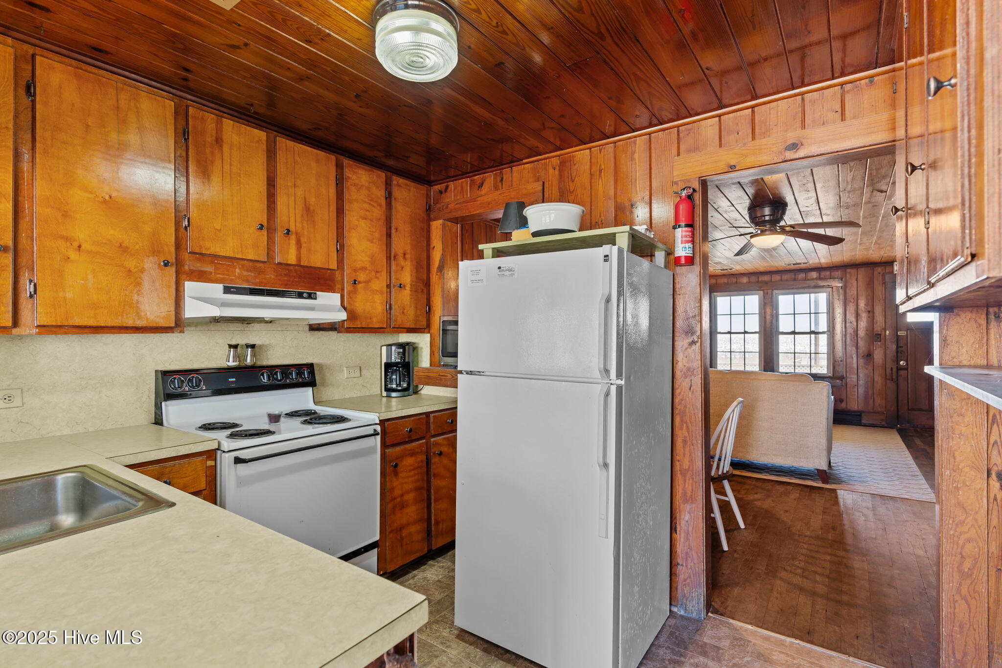 100539886 | Photo 16