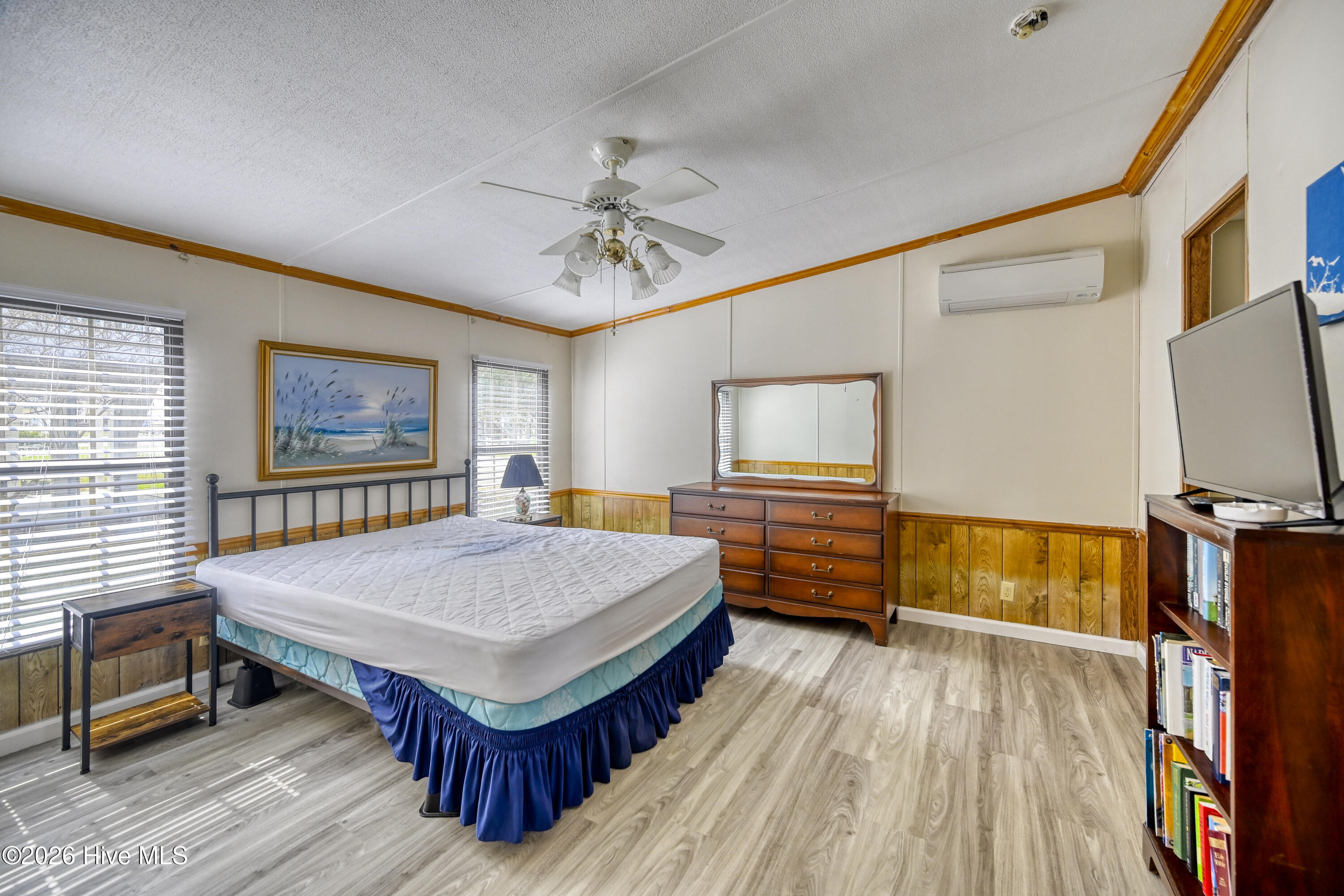 100562691 | Photo 28