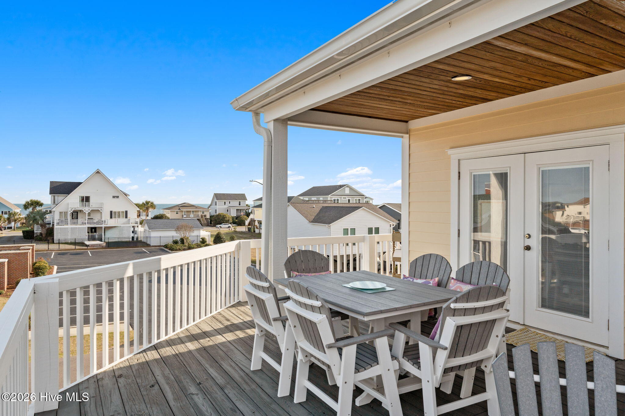 100561633 | Photo 55