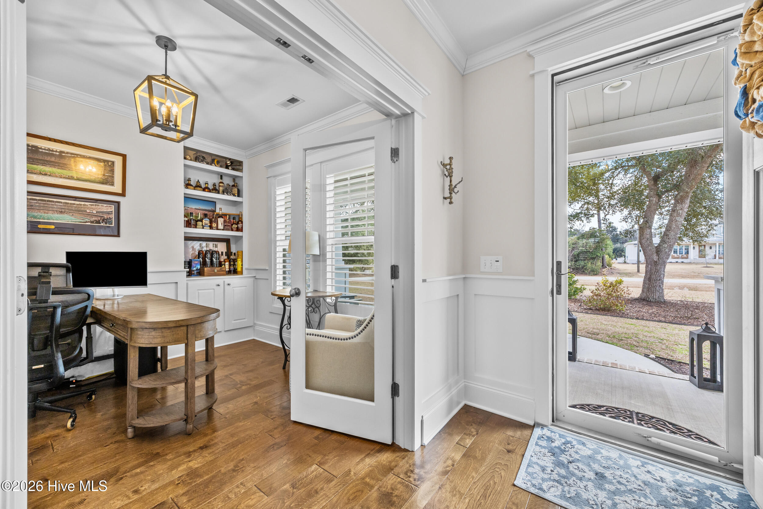 100562182 | Photo 10