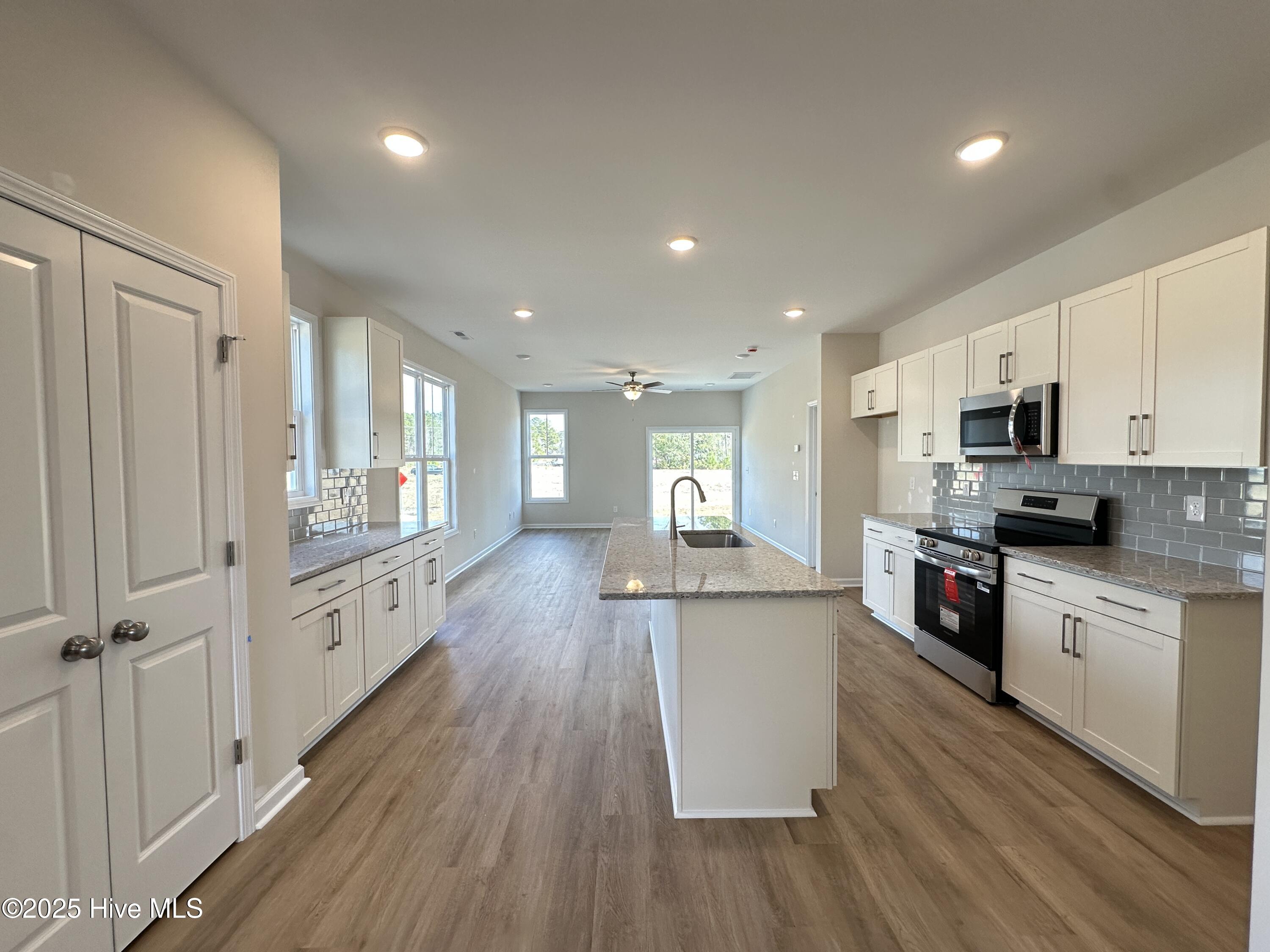 100515259 | Photo 17