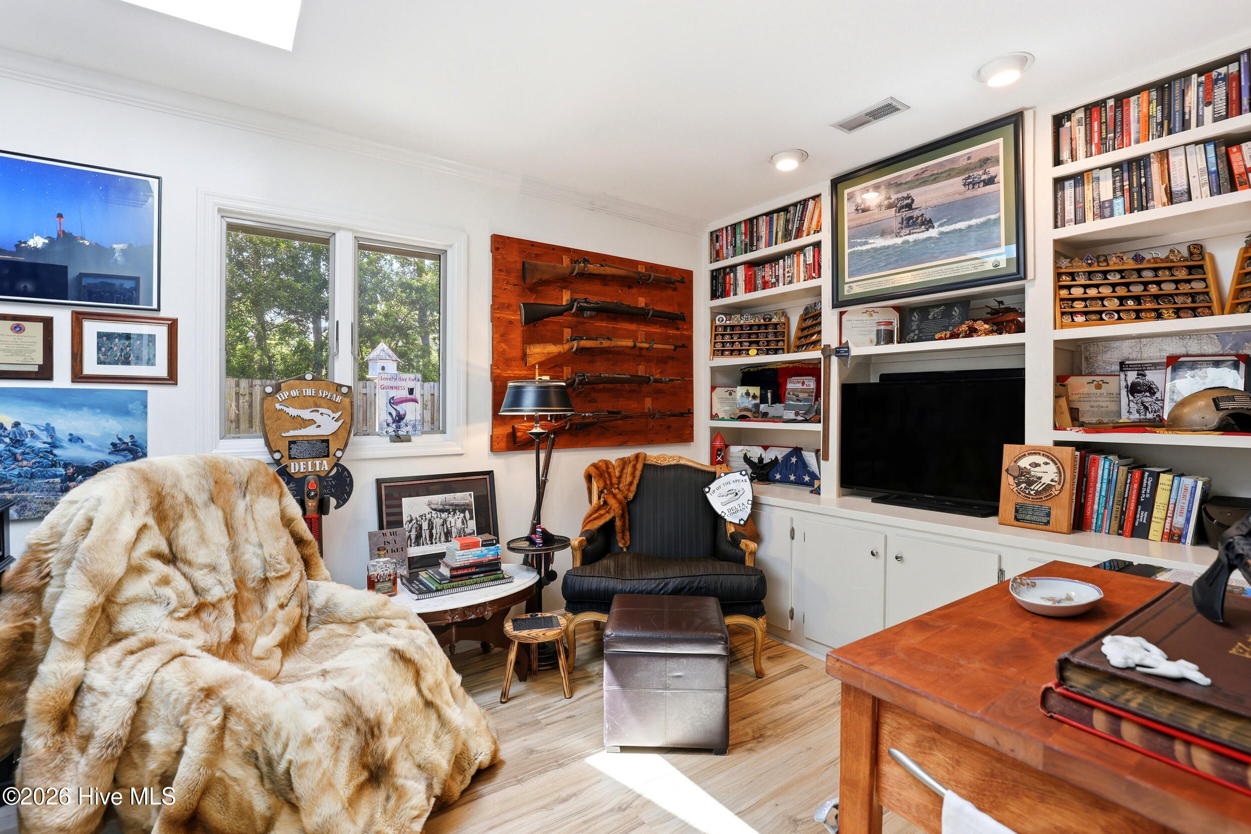 100569802 | Photo 31