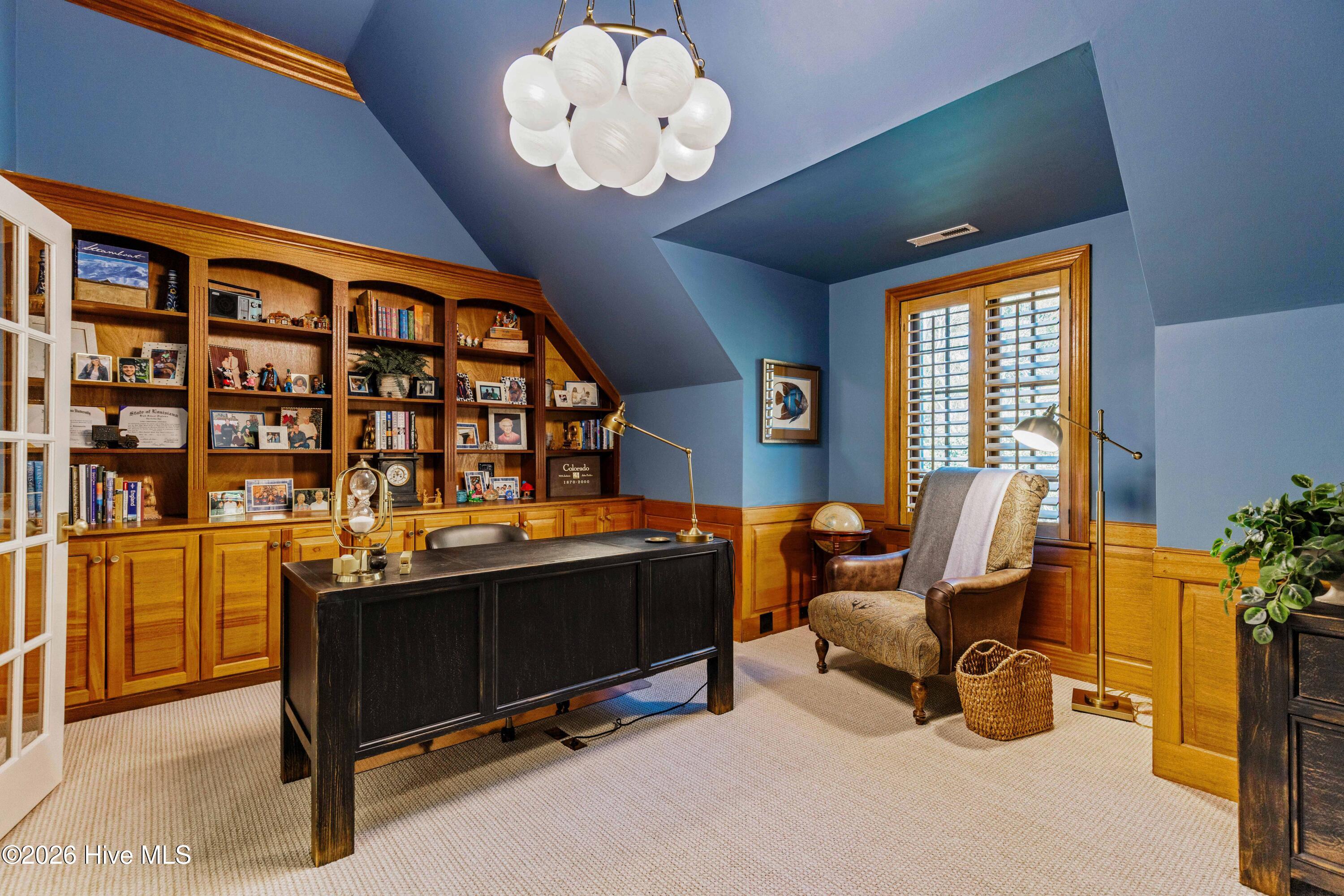 100555813 | Photo 56