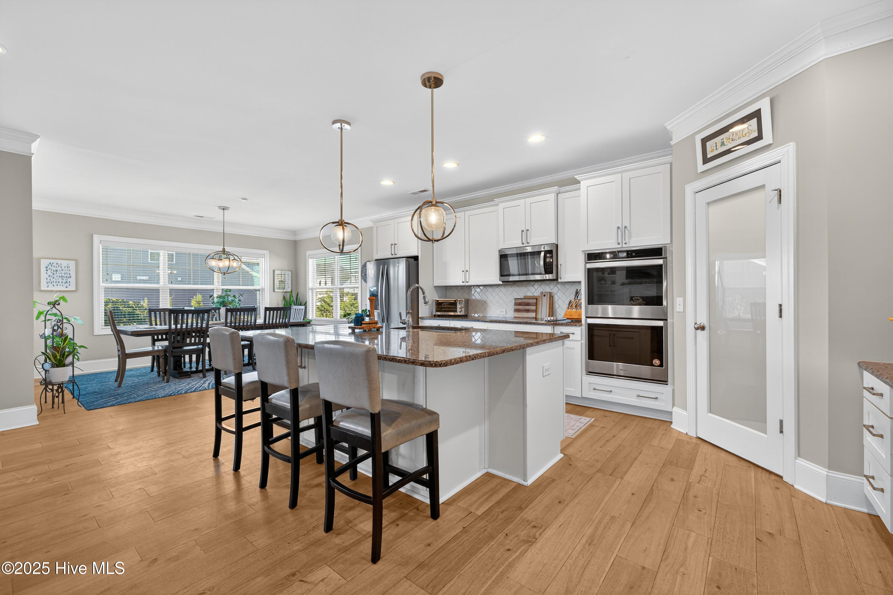 100562726 | Photo 10