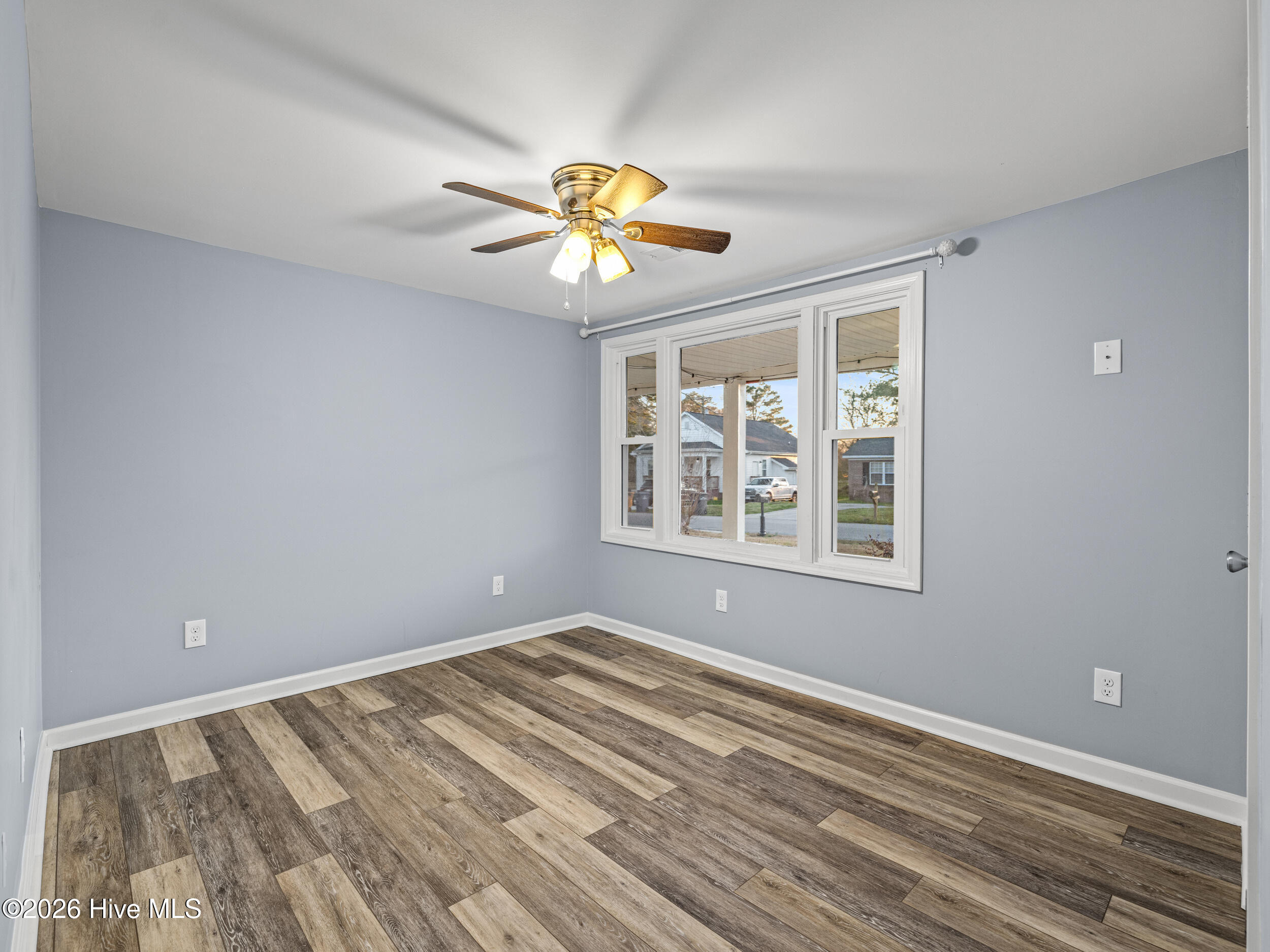 100558939 | Photo 26