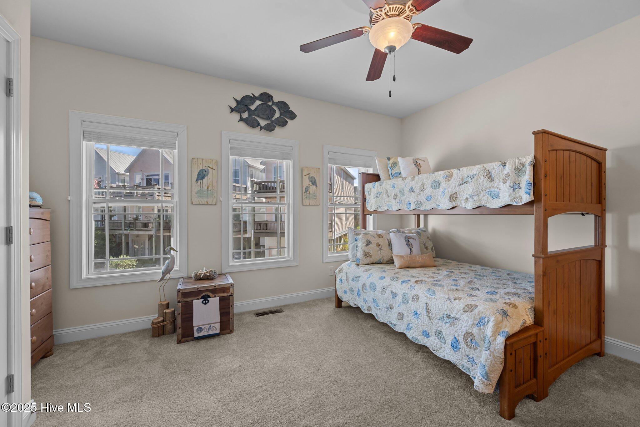 100515598 | Photo 31