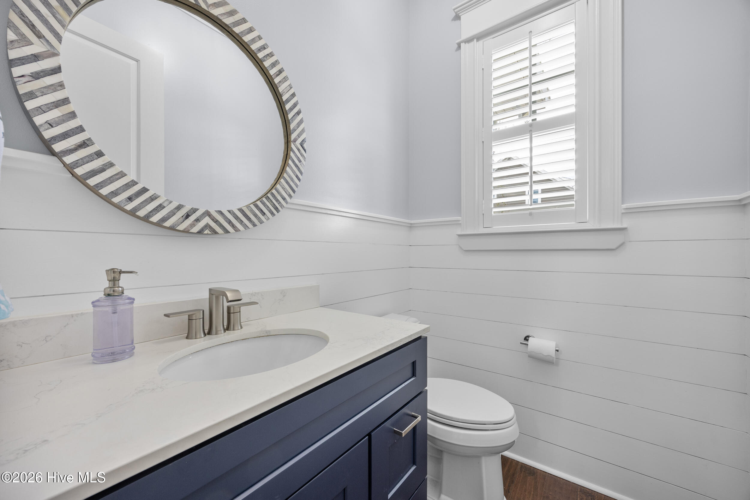 100549374 | Photo 22