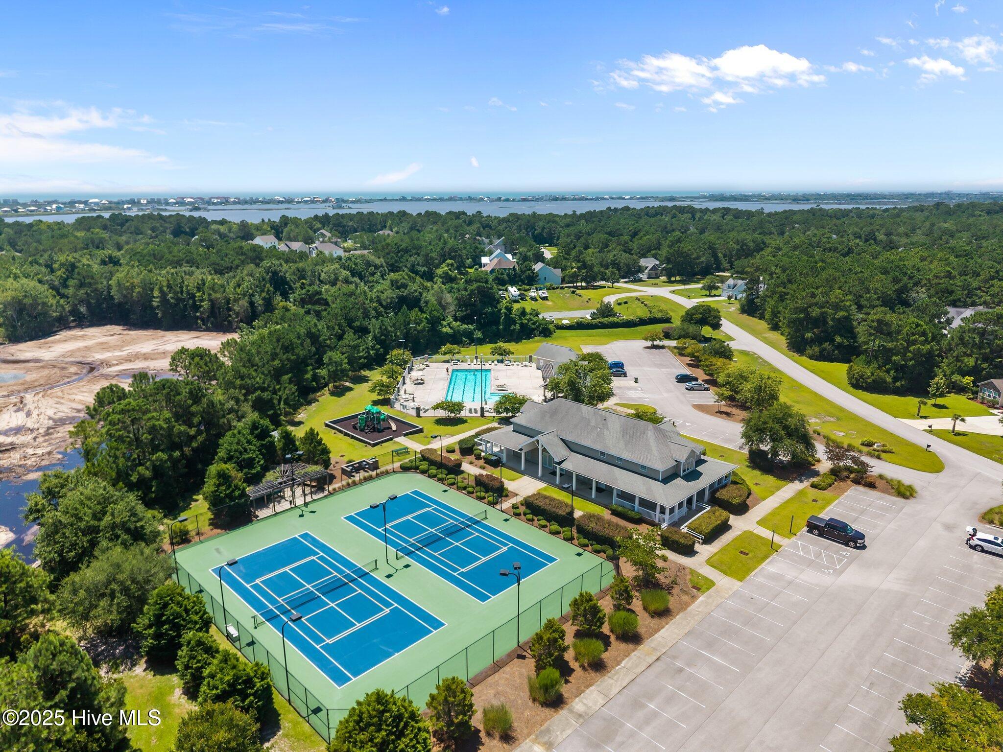 100518510 | Photo 71