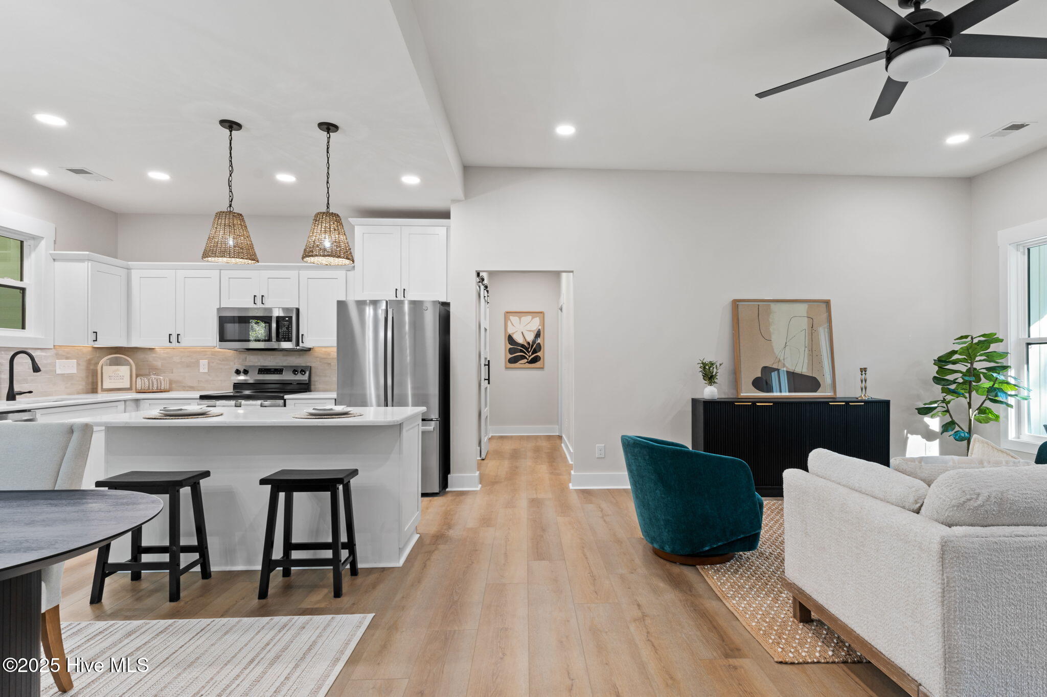 100537553 | Photo 24