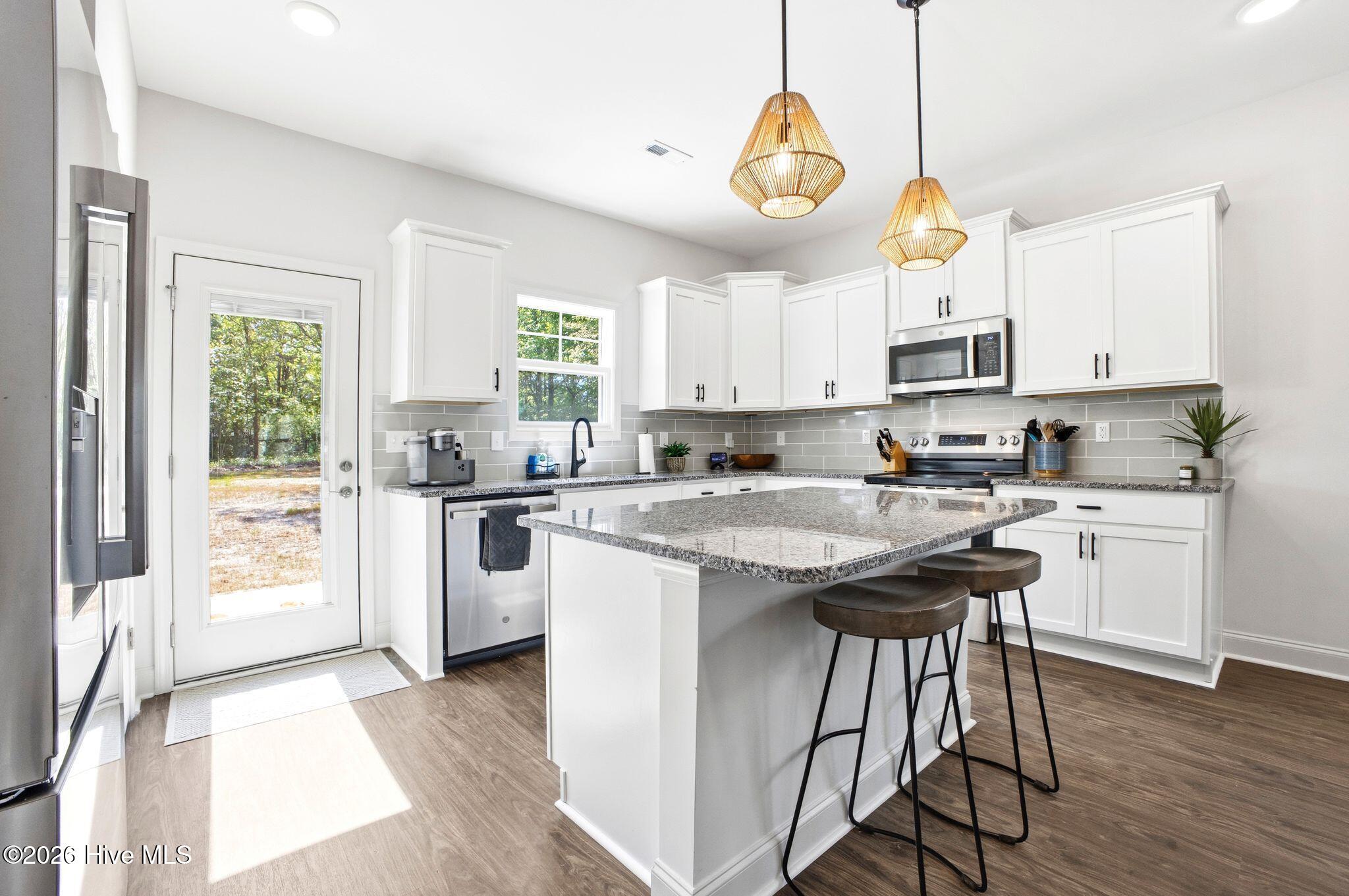 100568135 | Photo 29