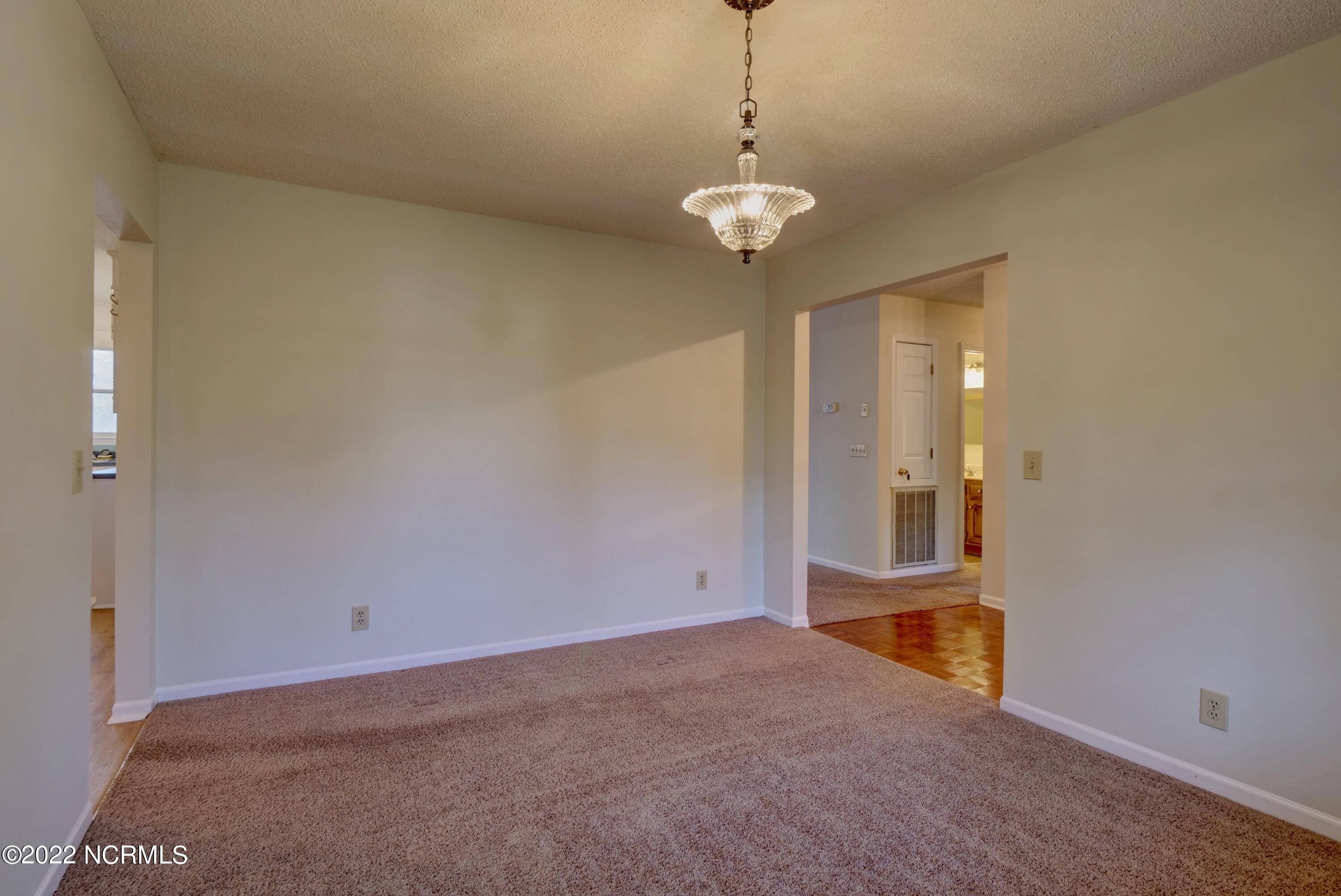 100550204 | Photo 14