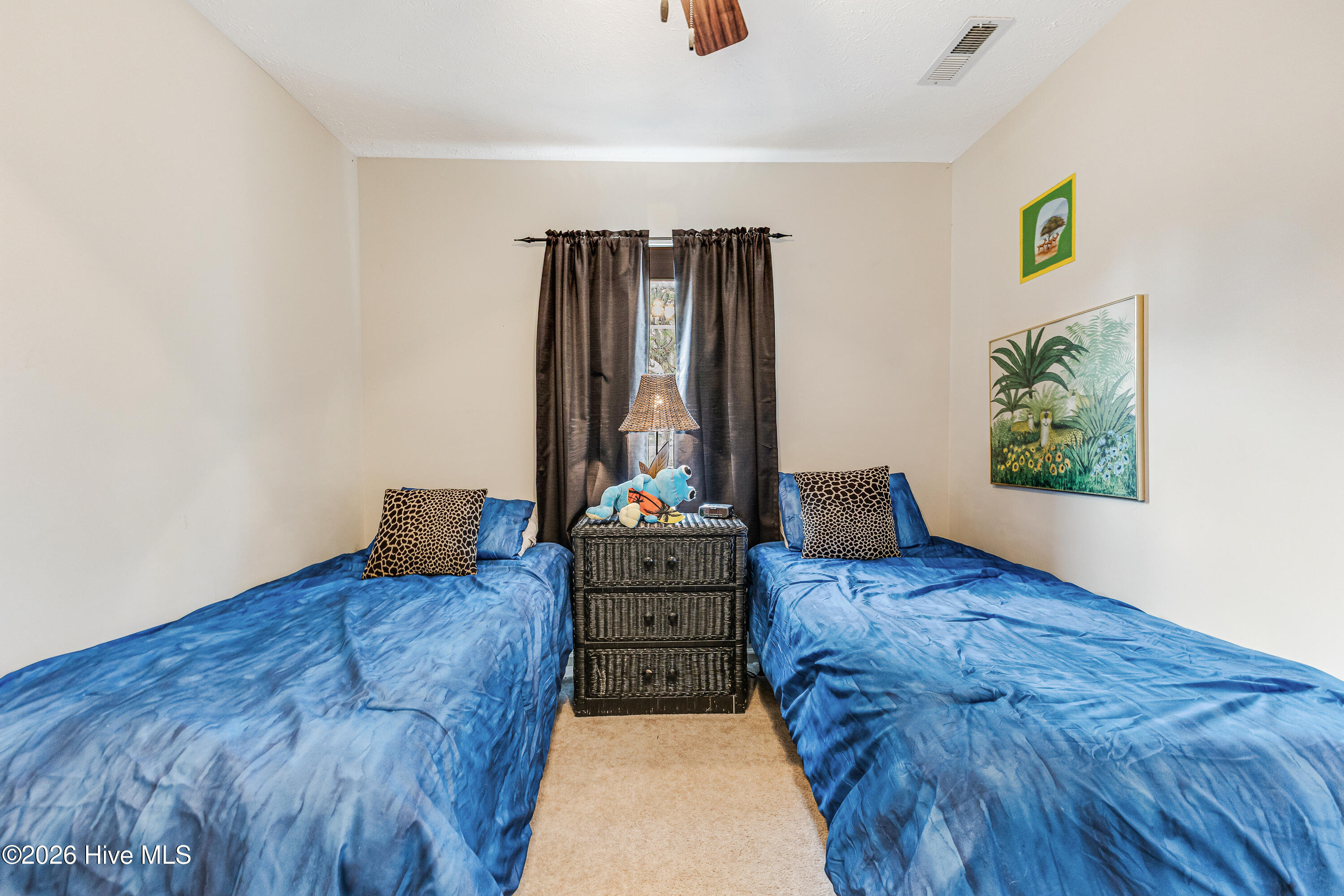 100558726 | Photo 25