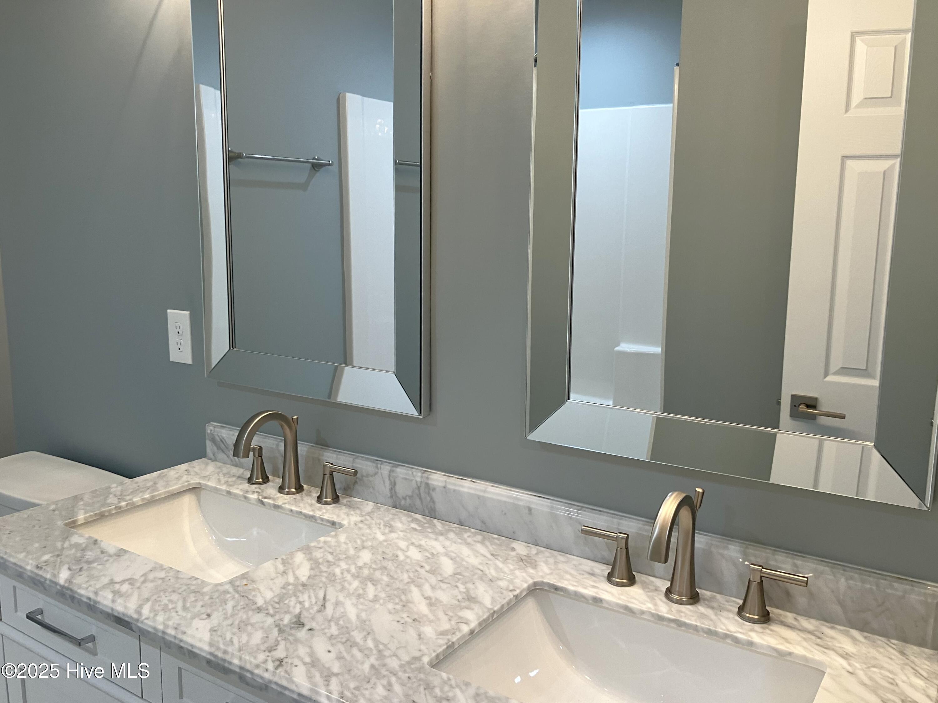 100514031 | Photo 36