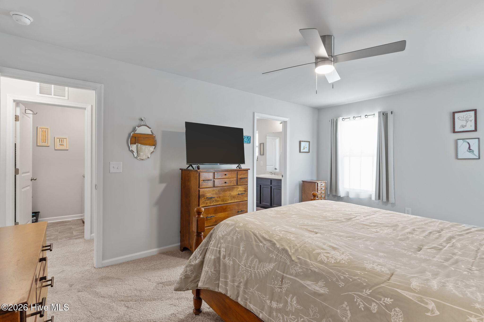 100564485 | Photo 23