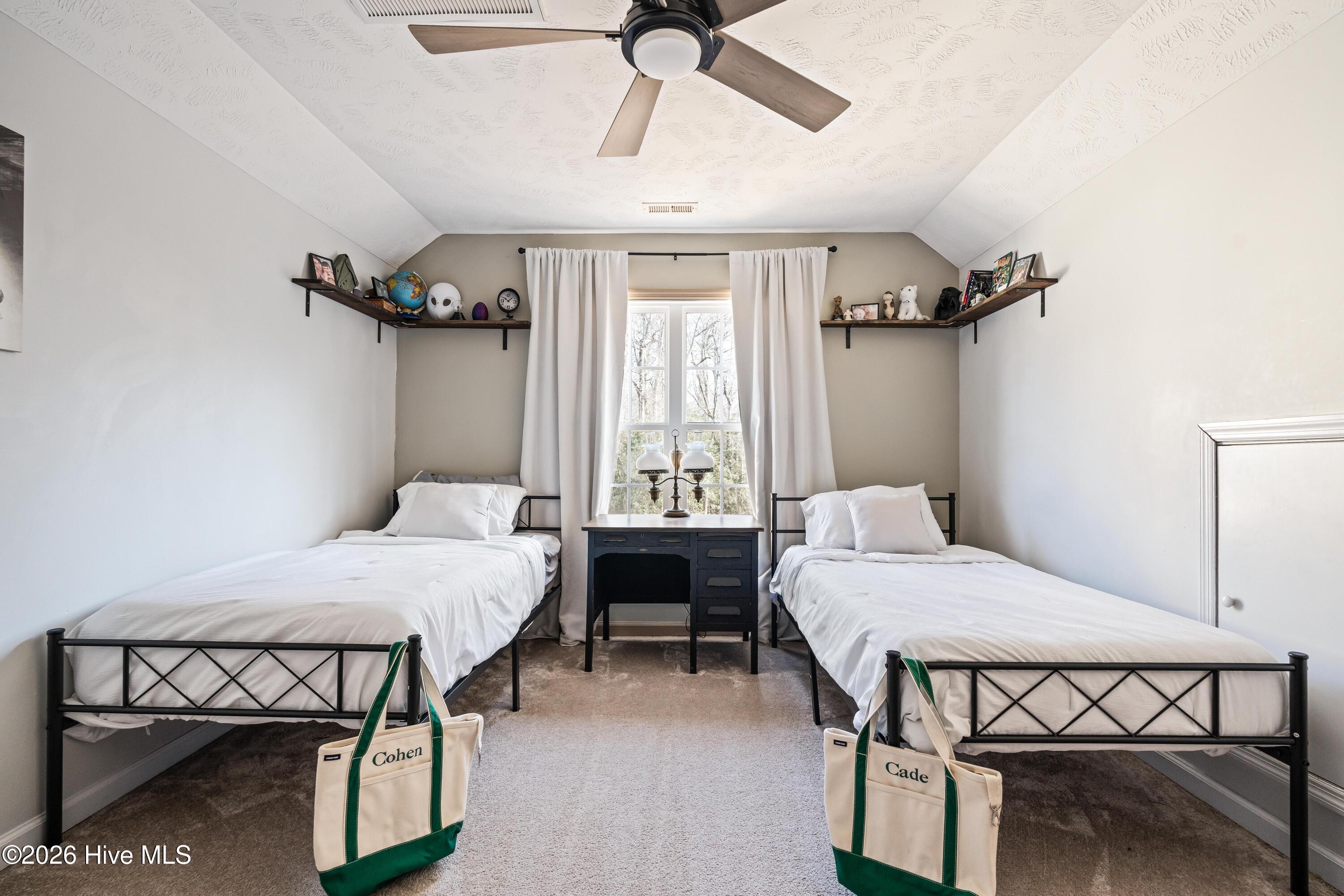 100556314 | Photo 55