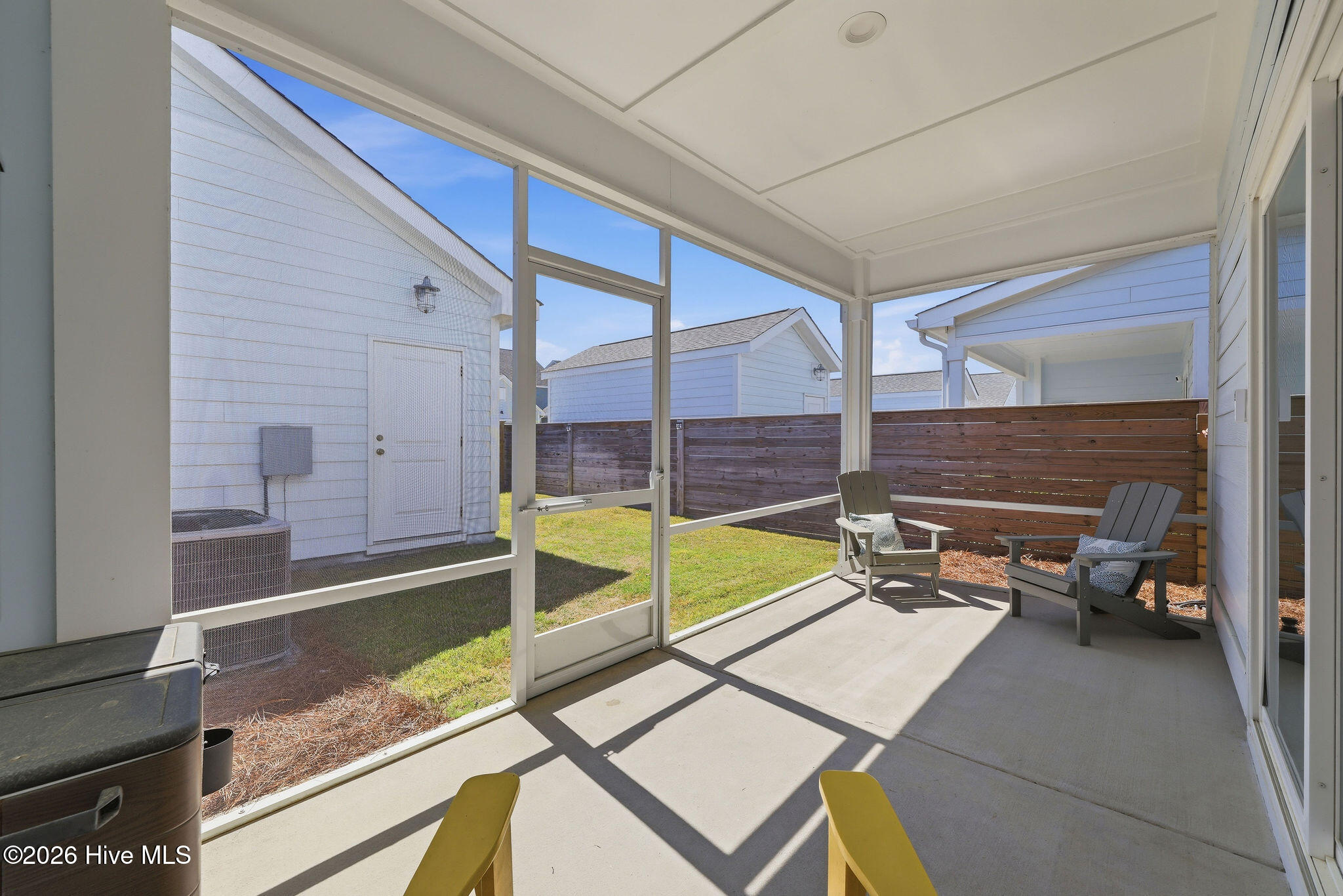 100553298 | Photo 14