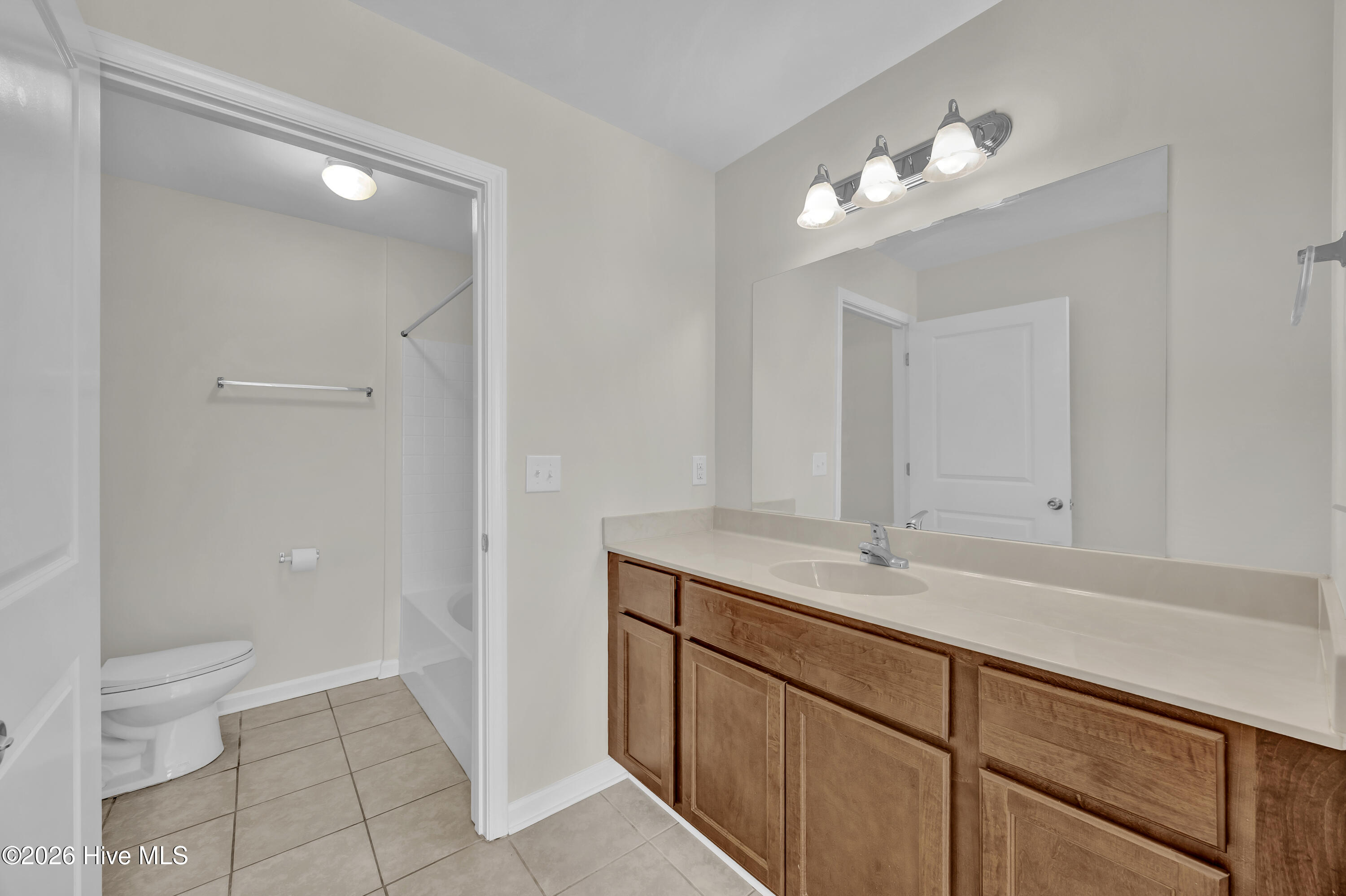 100566295 | Photo 17