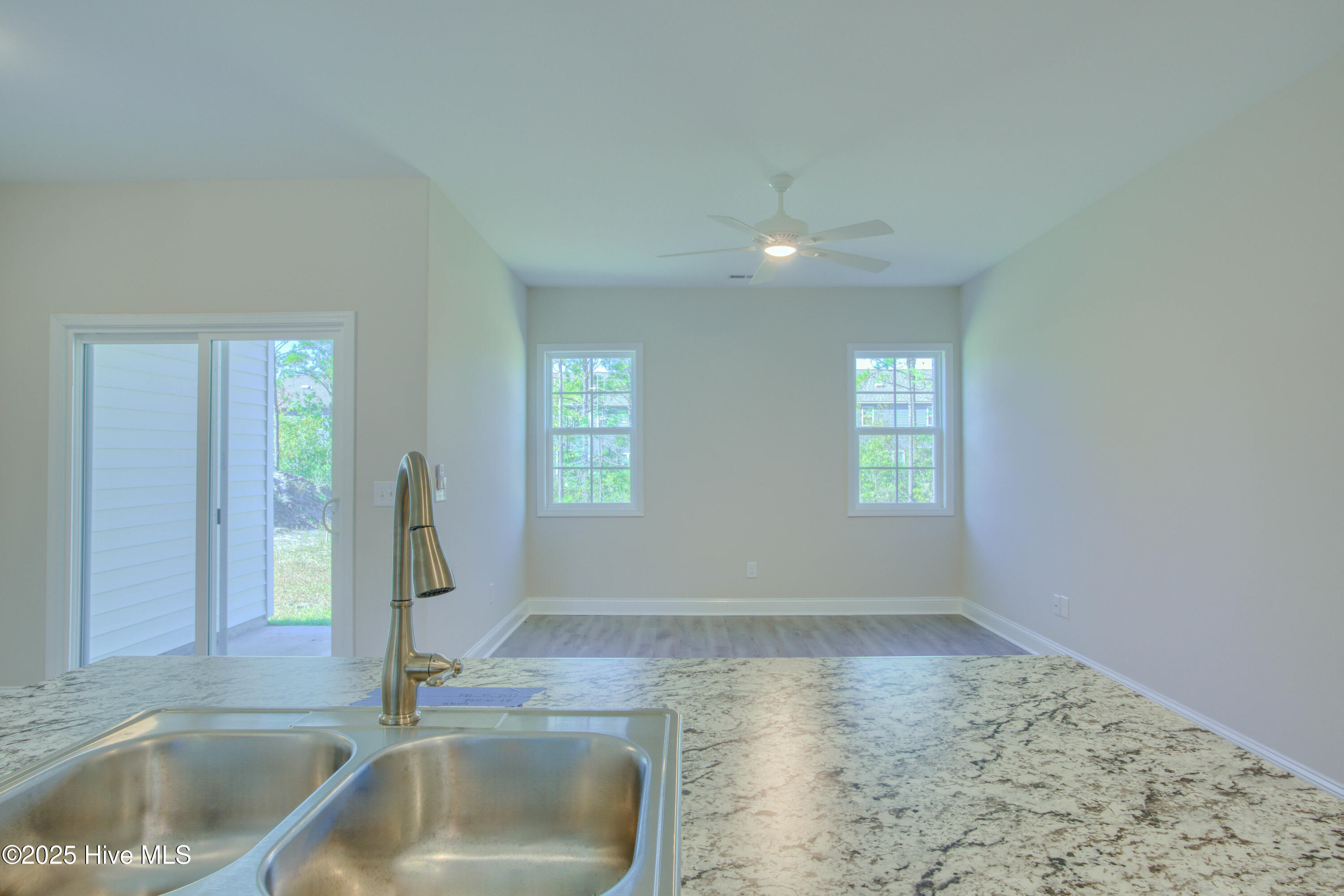 100495084 | Photo 10