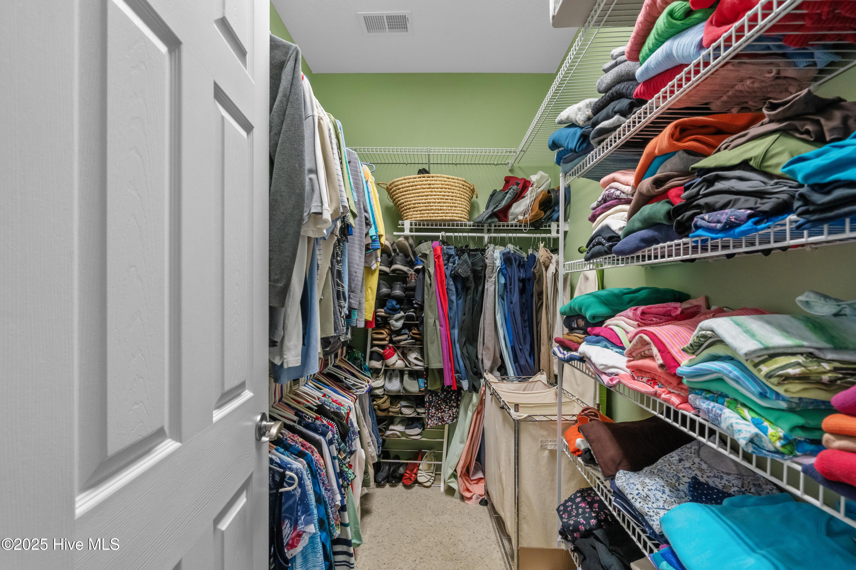 100517494 | Photo 17