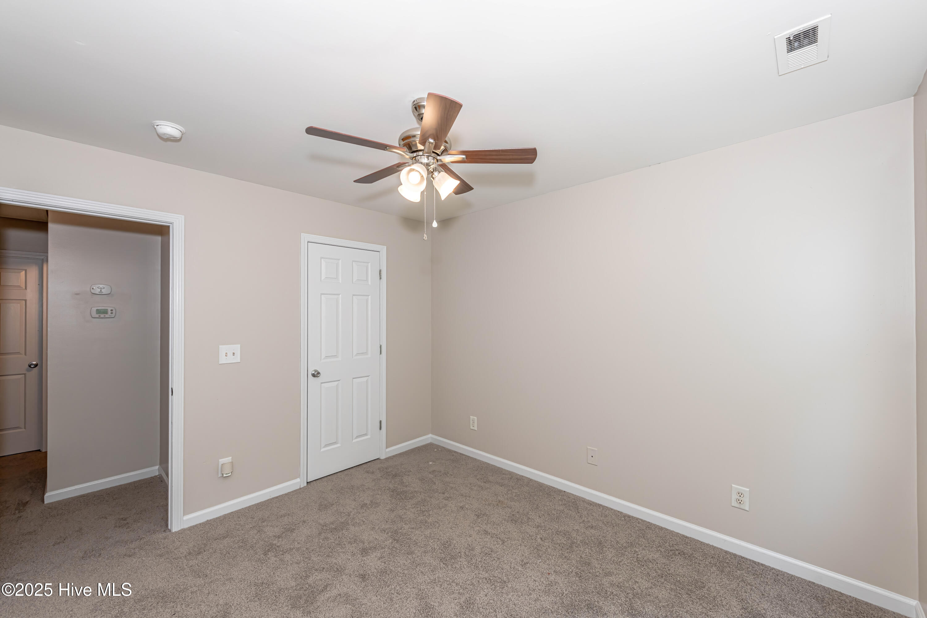 100521168 | Photo 34