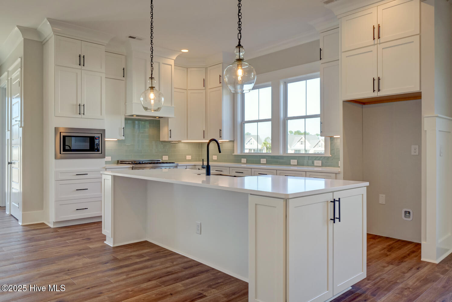 100545605 | Photo 15