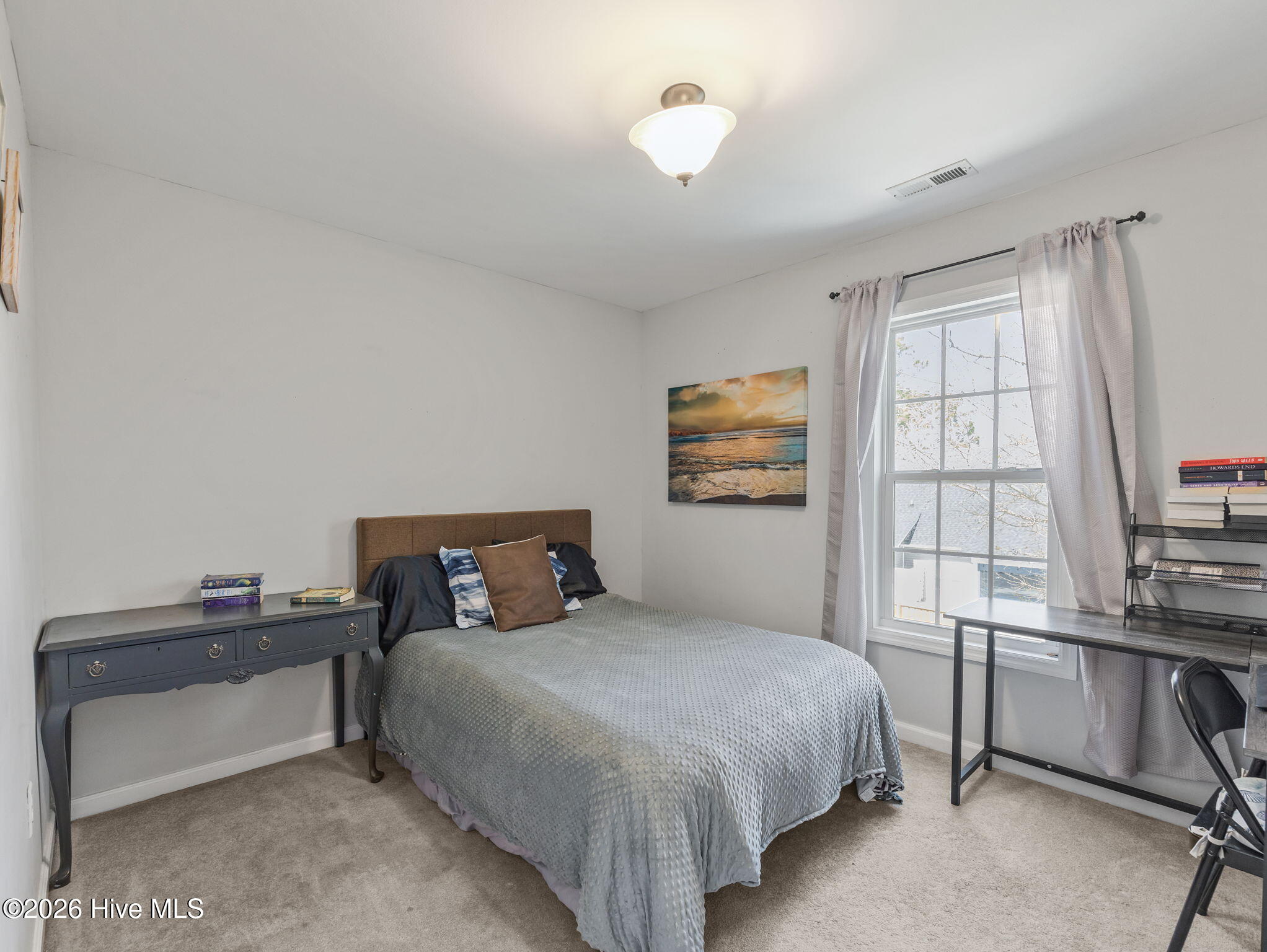 100562601 | Photo 31