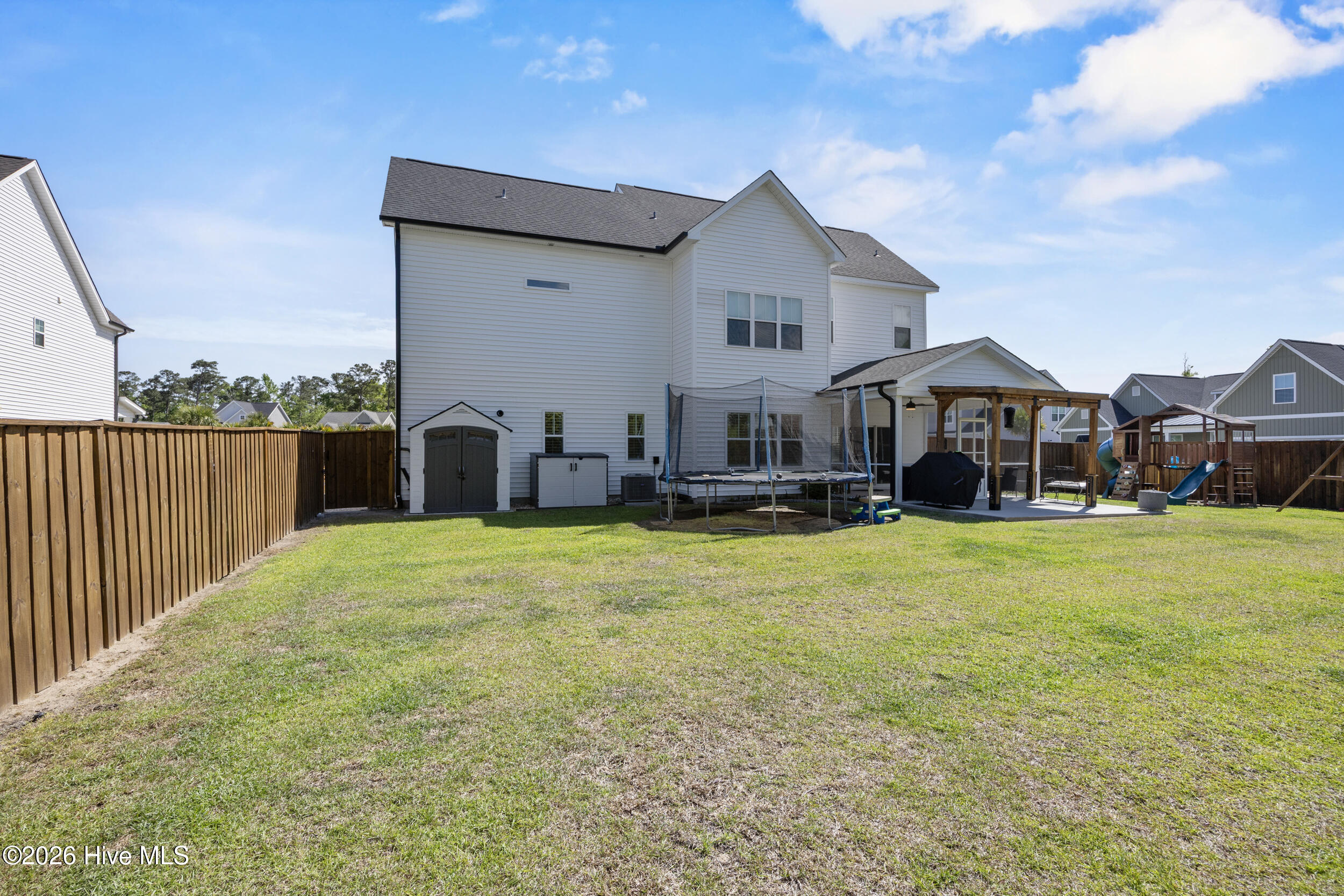 100570298 | Photo 48