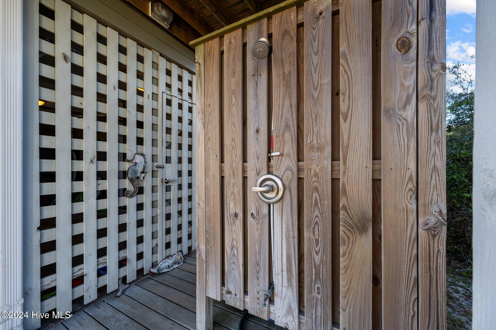 100474737 | Photo 46