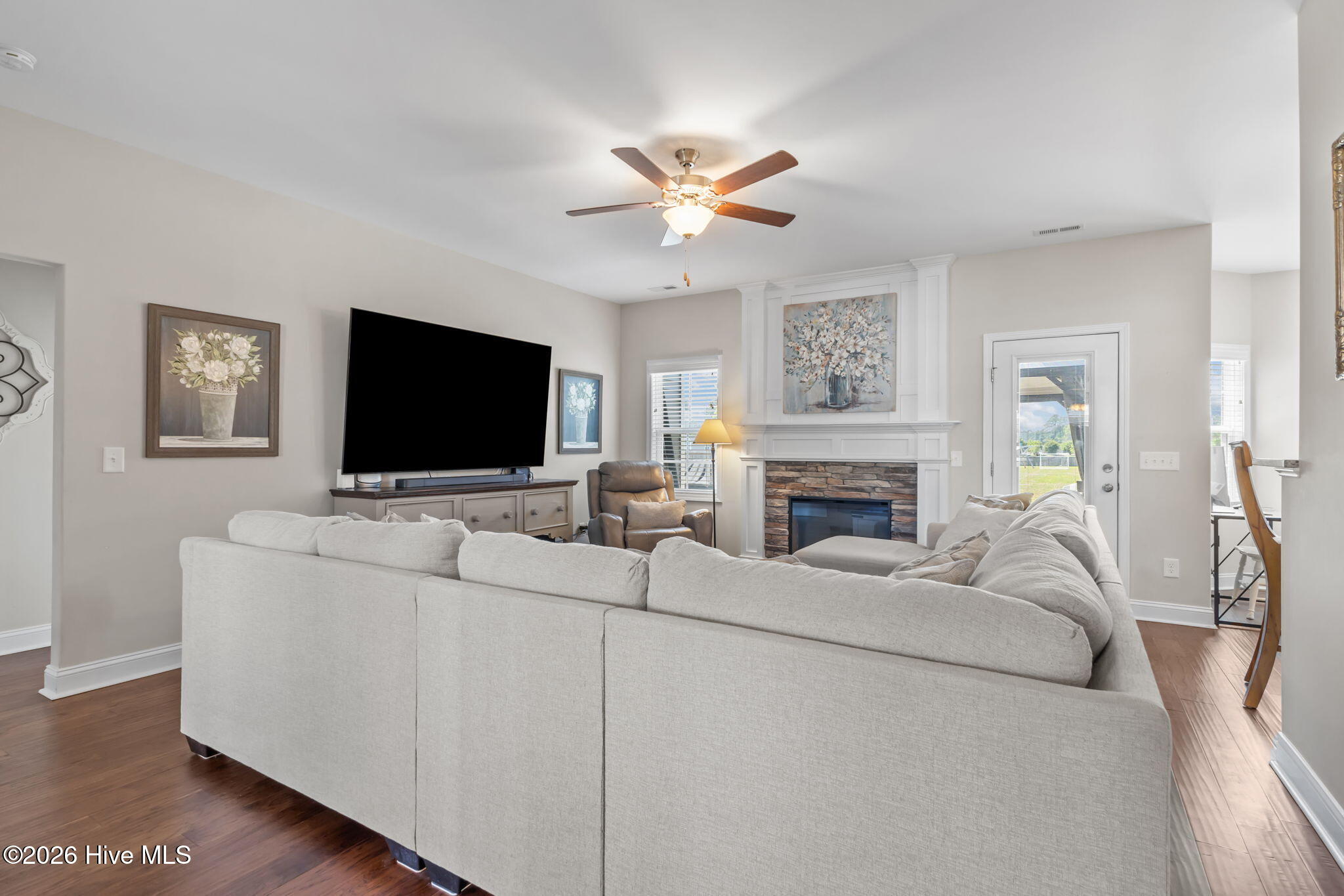 100569741 | Photo 10