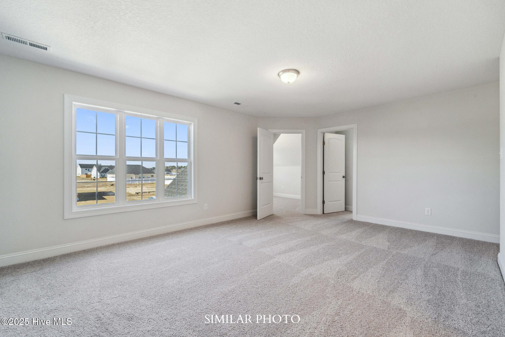 100542069 | Photo 24