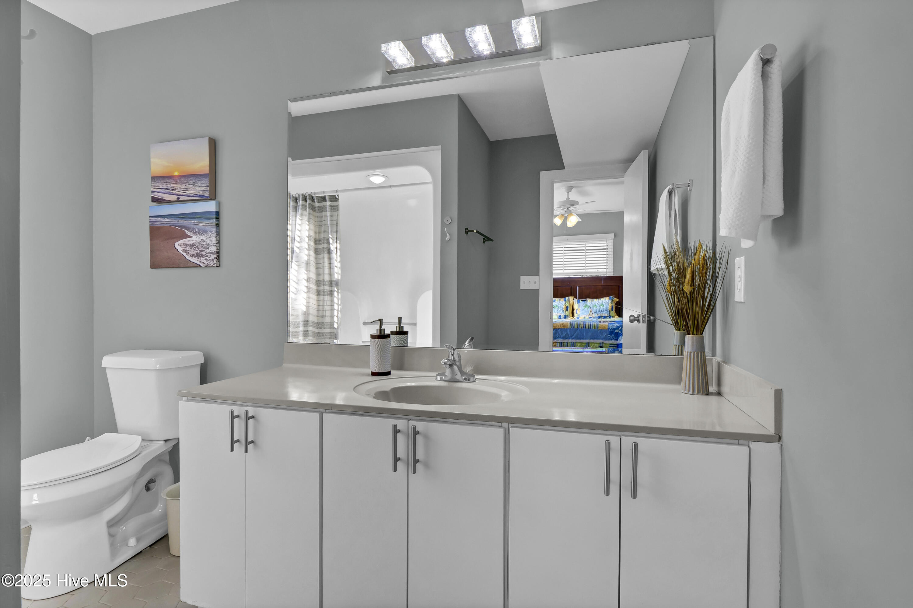 100469434 | Photo 32