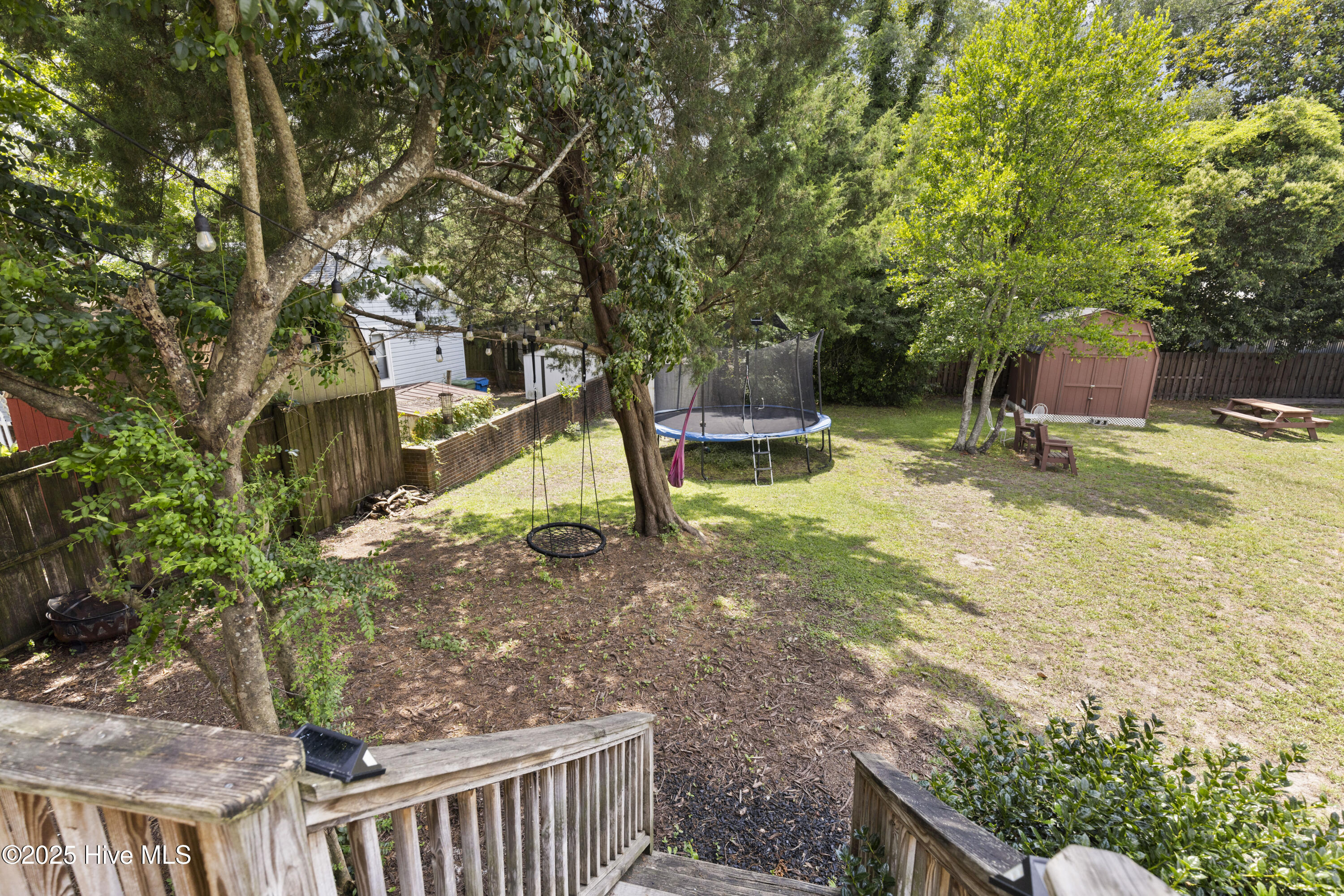 100516838 | Photo 43