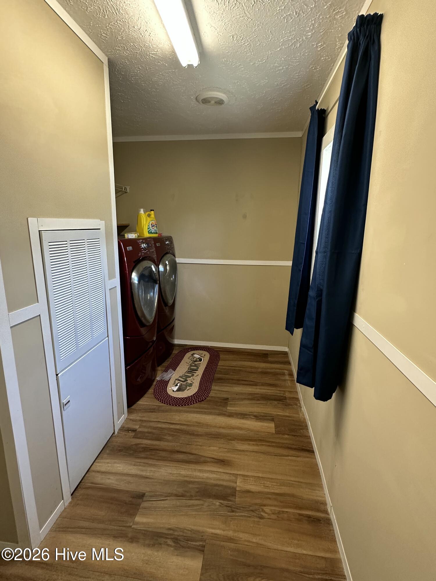 100570080 | Photo 22