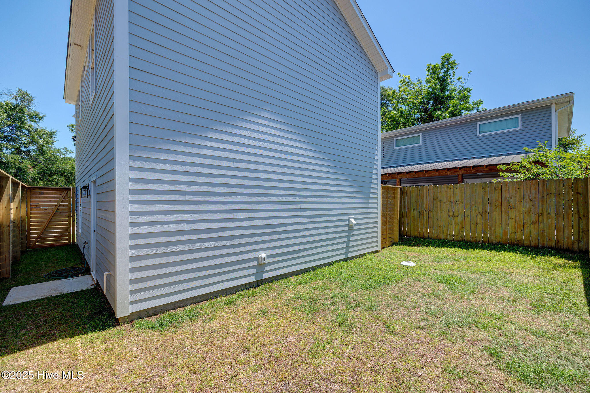 100527296 | Photo 27