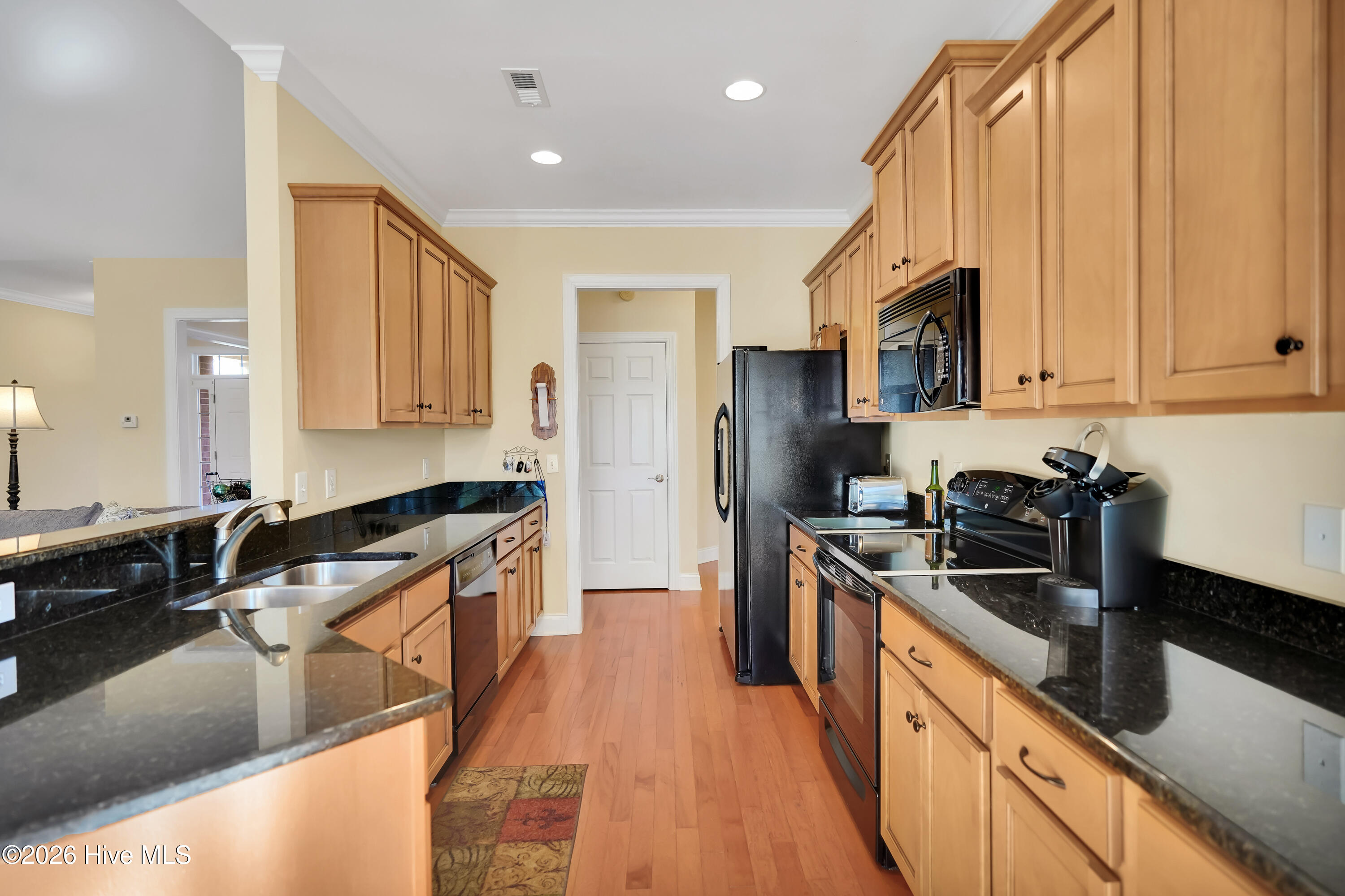 100547997 | Photo 11