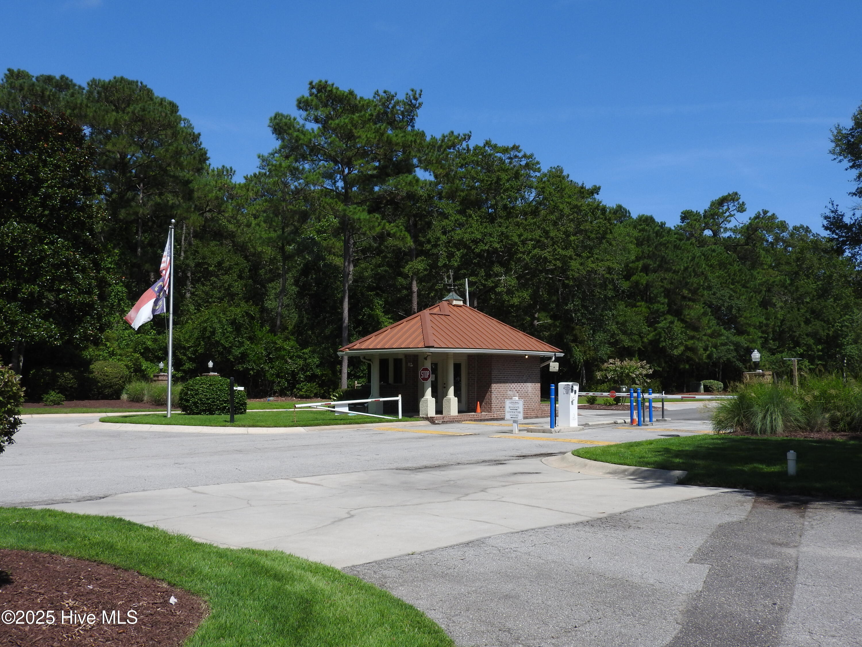 100520083 | Photo 57