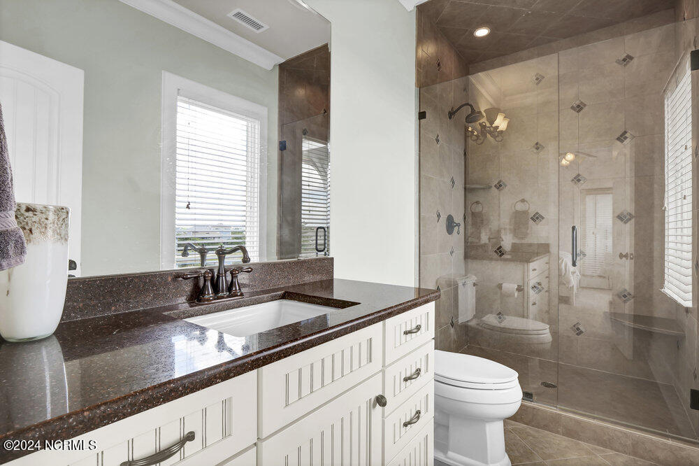 100498351 | Photo 46