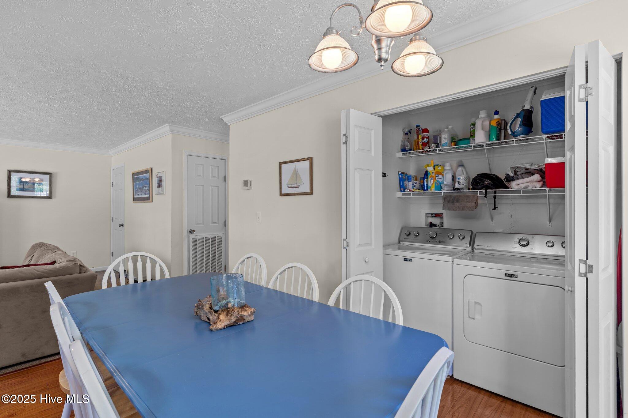 100509442 | Photo 28