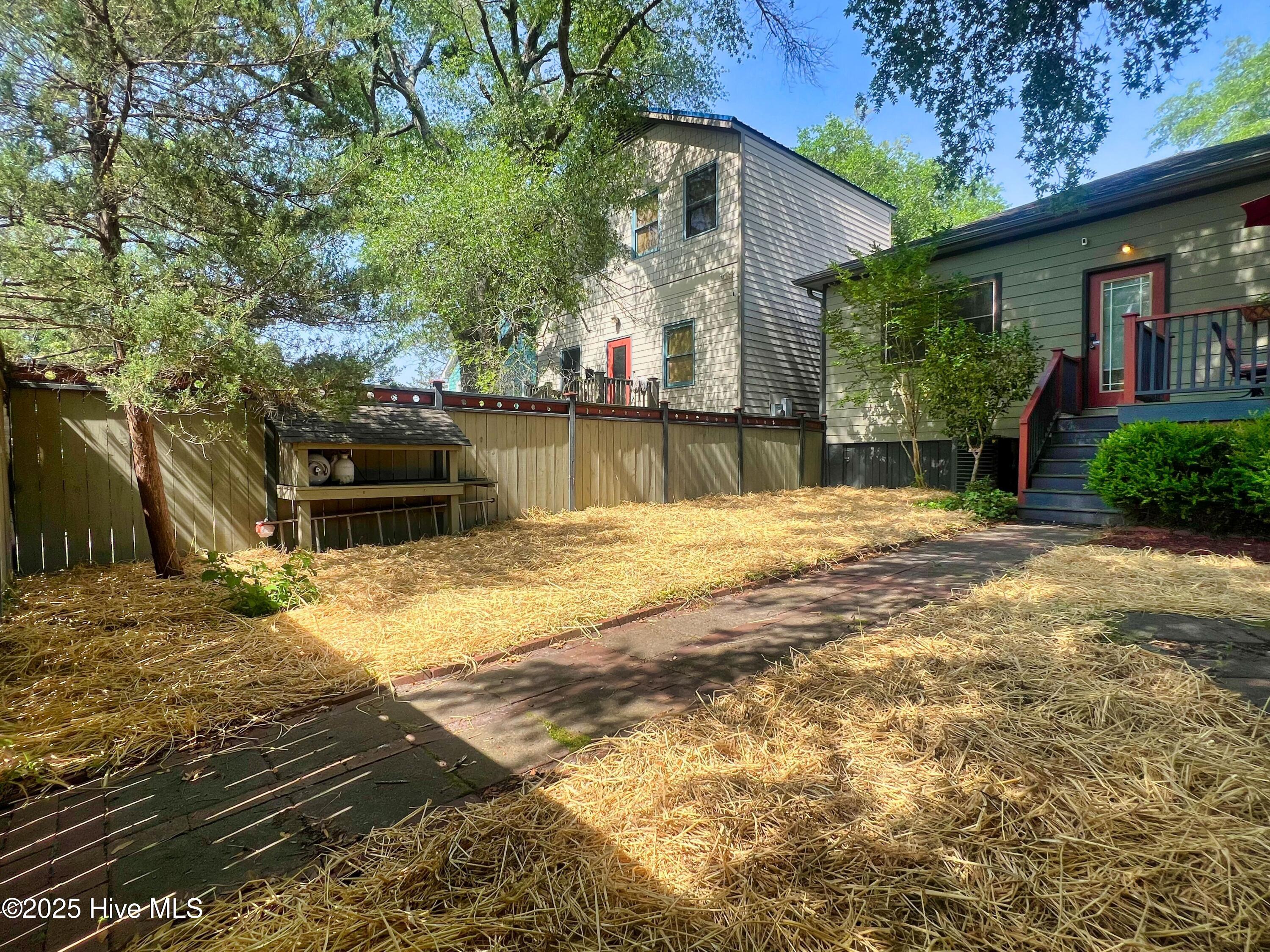 100509231 | Photo 44