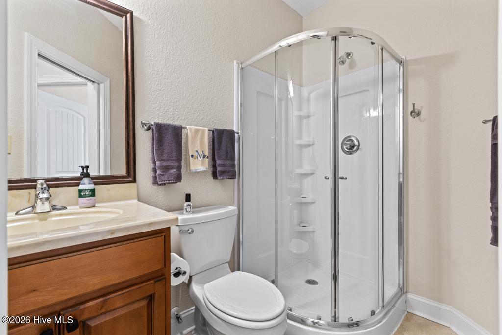 100564942 | Photo 40