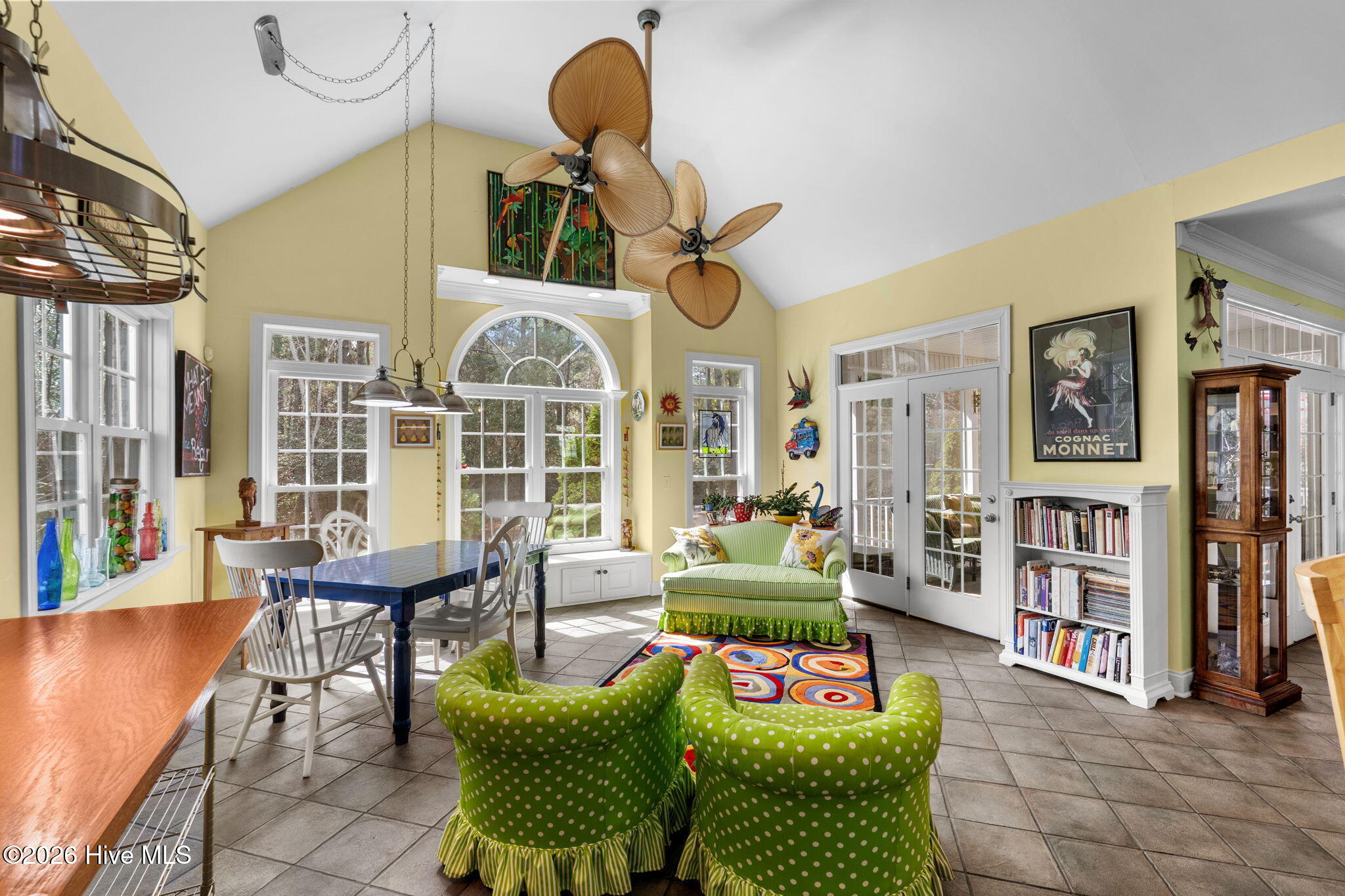 100565565 | Photo 26