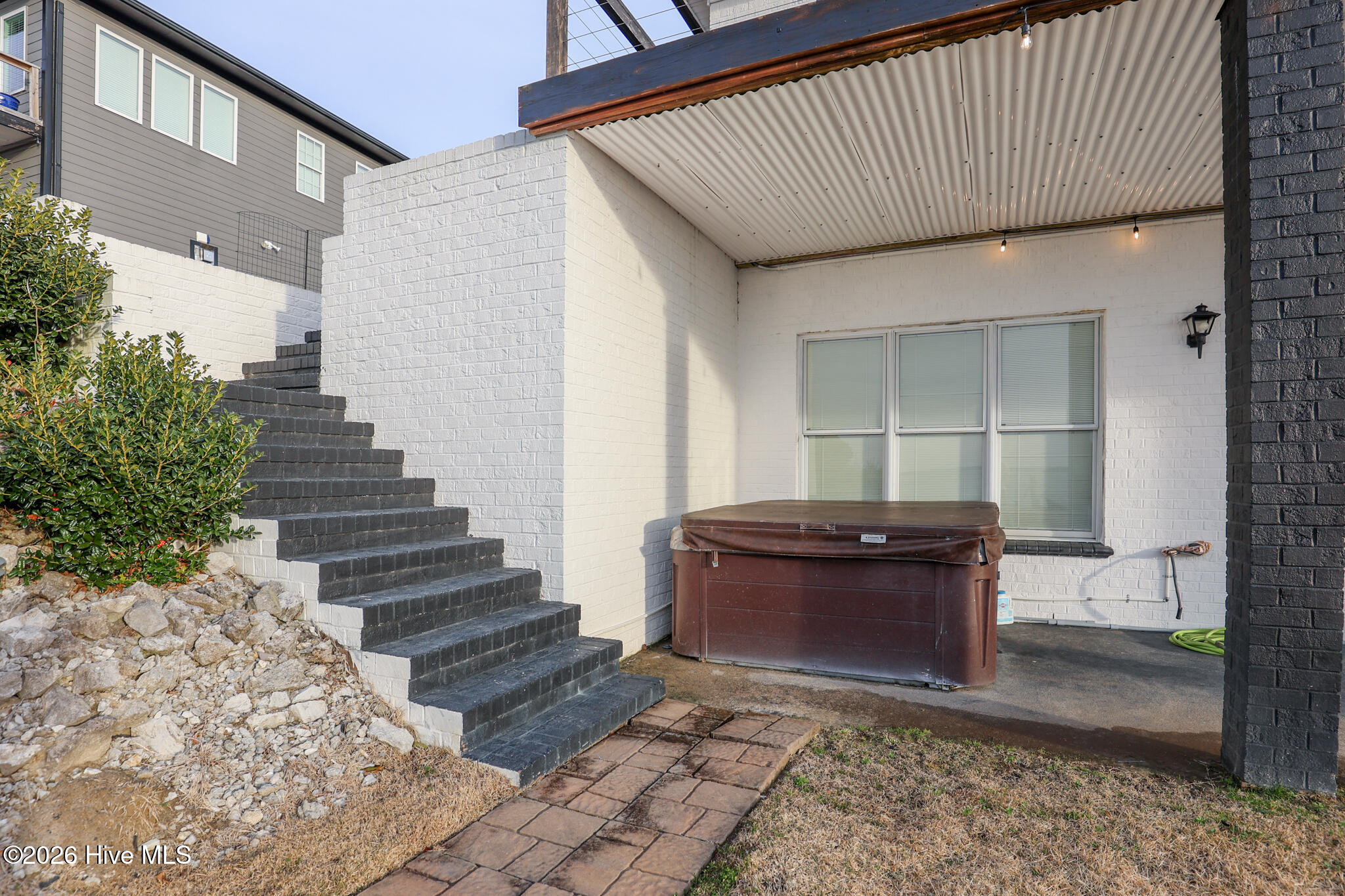 100556044 | Photo 11