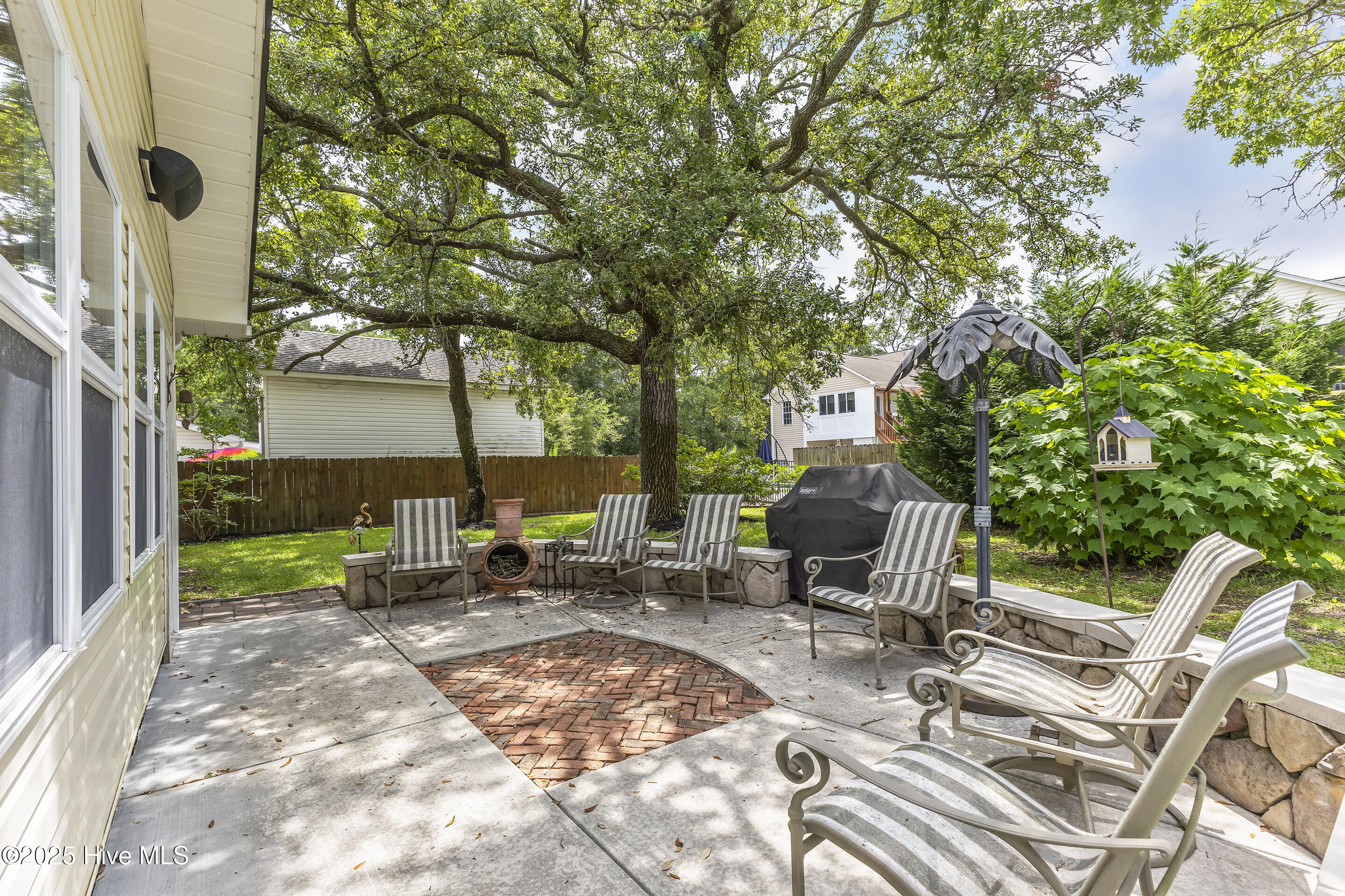 100504444 | Photo 23